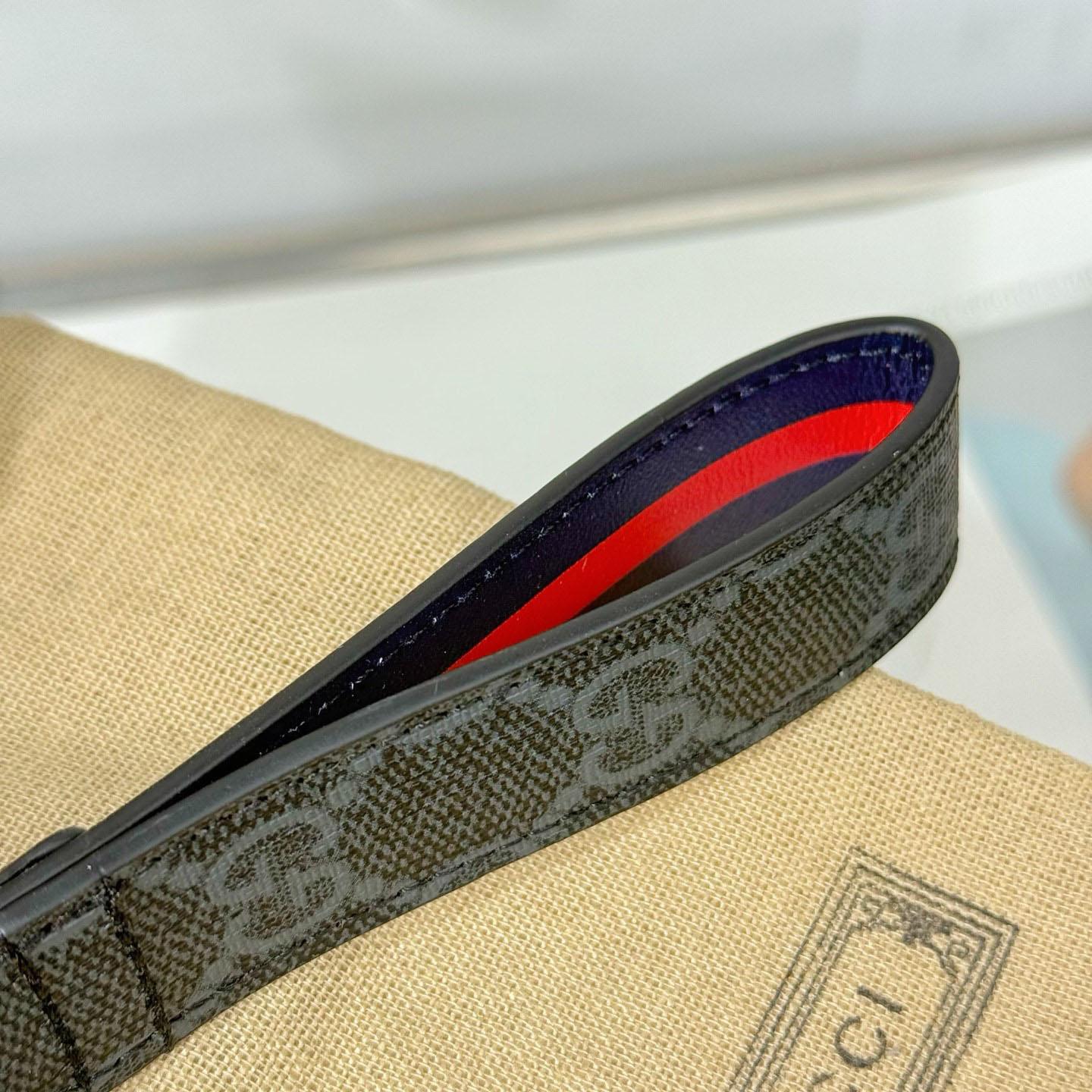 Gucci GG Keychain With Double G  - FashionPlug