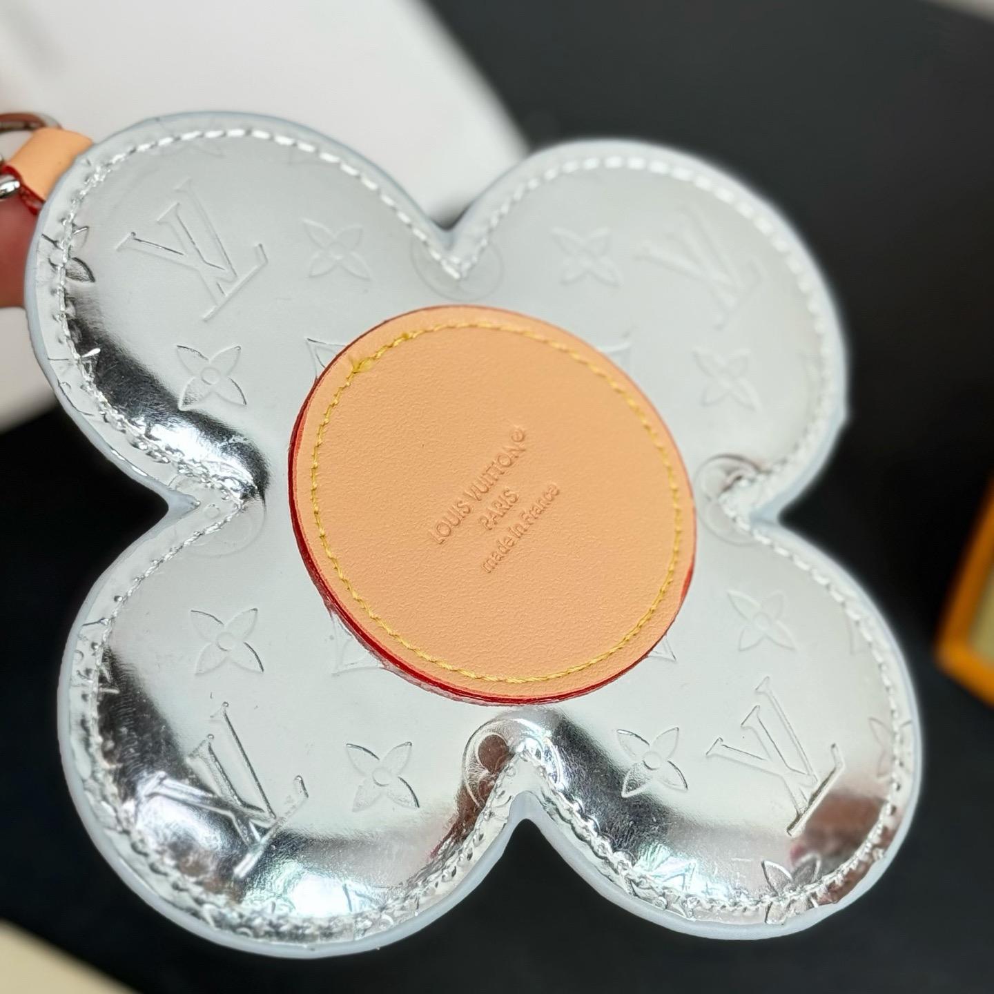 Louis Vuitton Vivienne Head Mng Mirror Key Holder   M03280 - FashionPlug