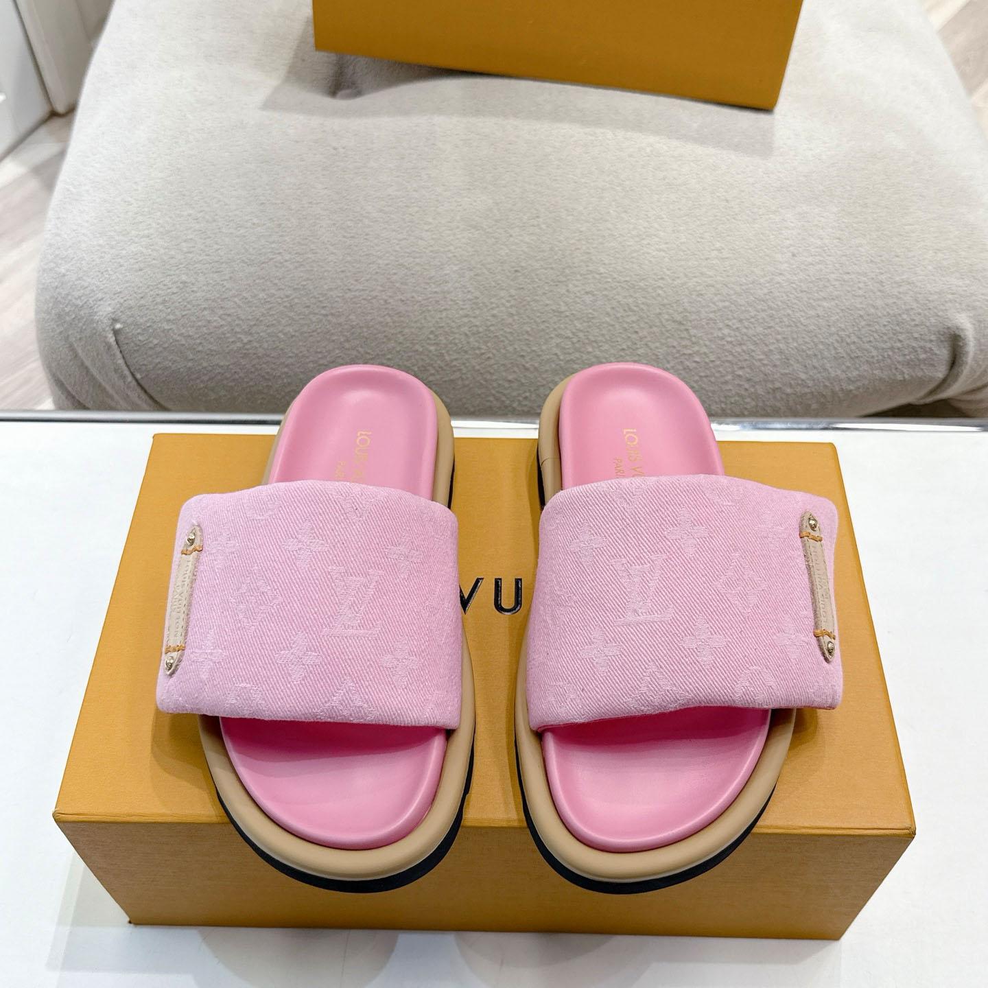 Louis Vuitton Pool Pillow Flat Comfort Mule 1AGUZH - FashionPlug