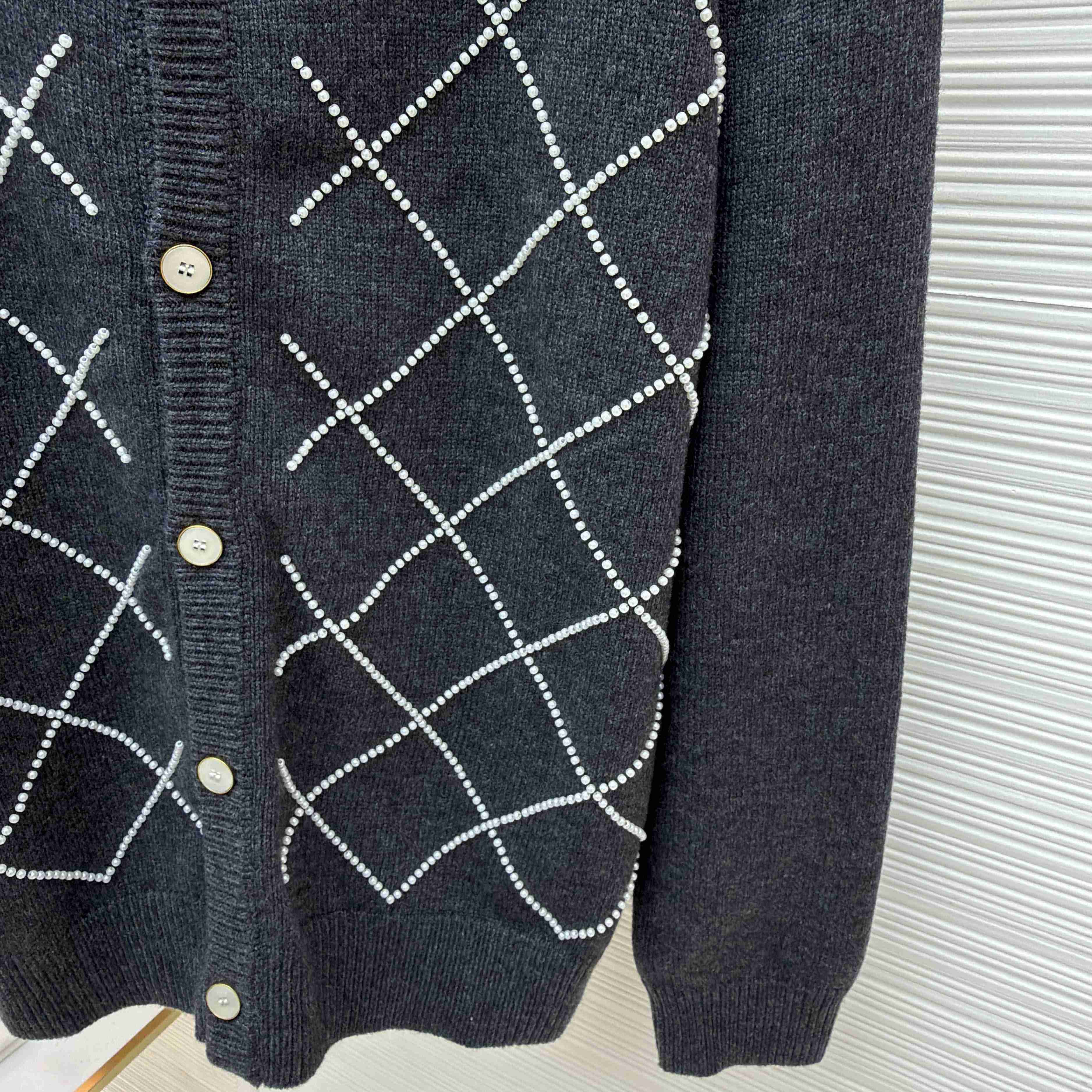Louis Vuitton Cardigan With Pearly Embroidery   1AJBUT - FashionPlug