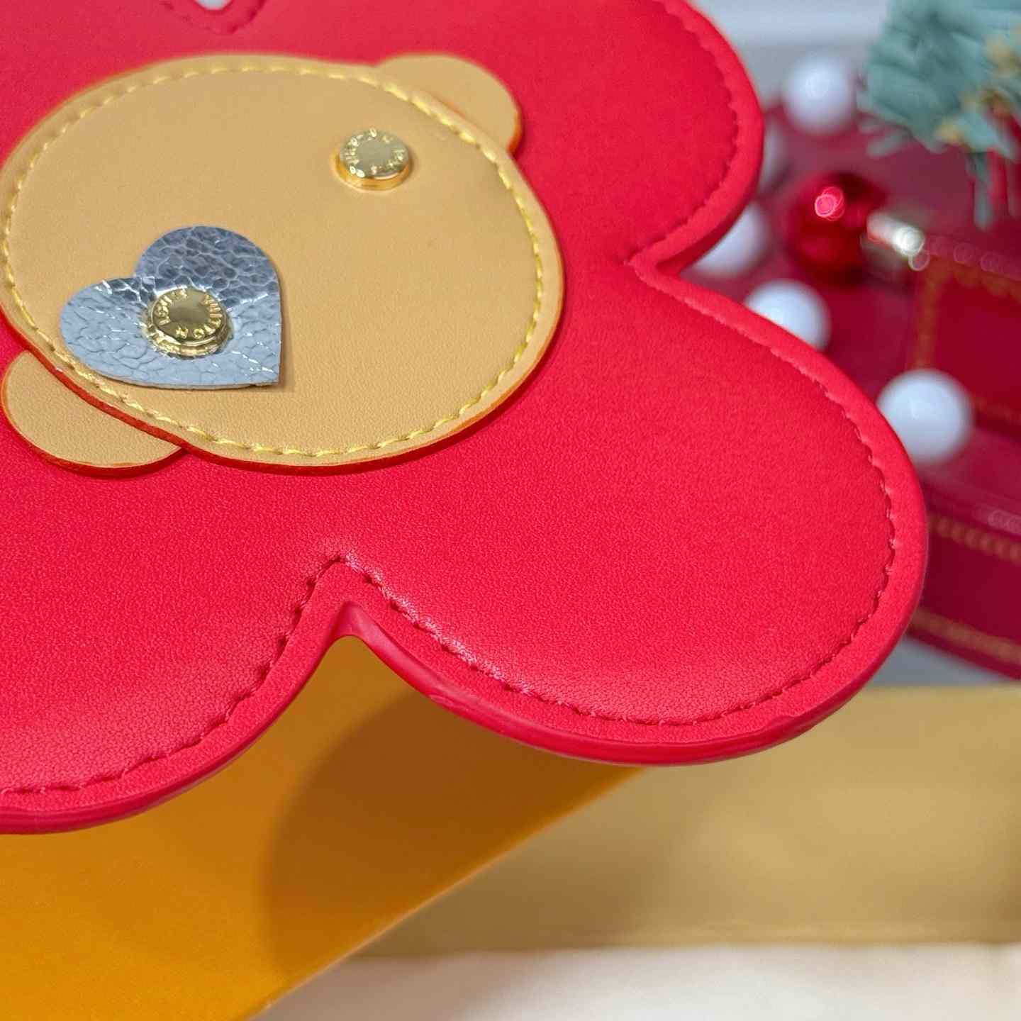 Louis Vuitton 57th Street NYC Vivienne I LV NY Bag Charm   M03661 - FashionPlug