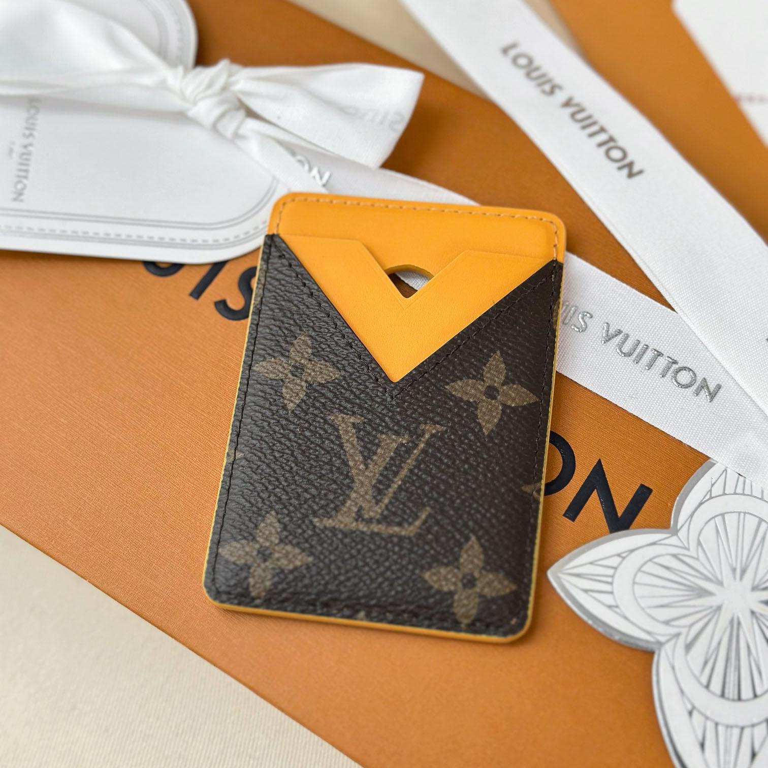 Louis Vuitton Magnetic Card Holder M12853 - FashionPlug