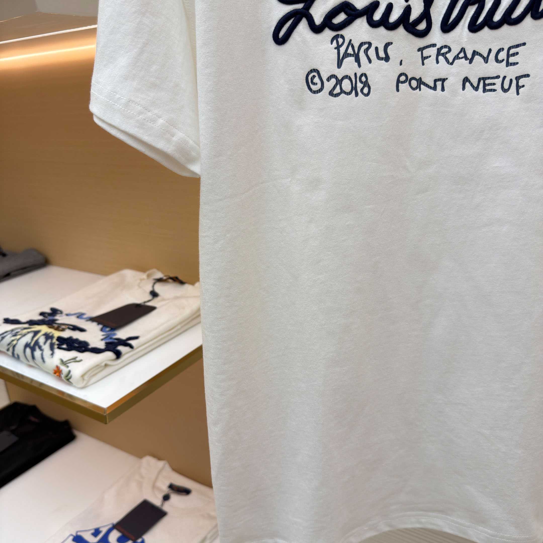  Louis Vuitton Embroidery T-Shirt - FashionPlug