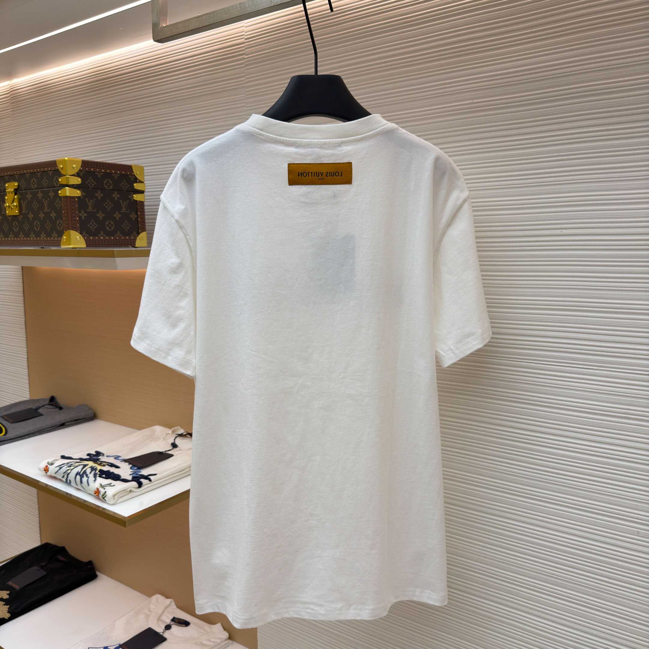  Louis Vuitton Embroidery T-Shirt - FashionPlug