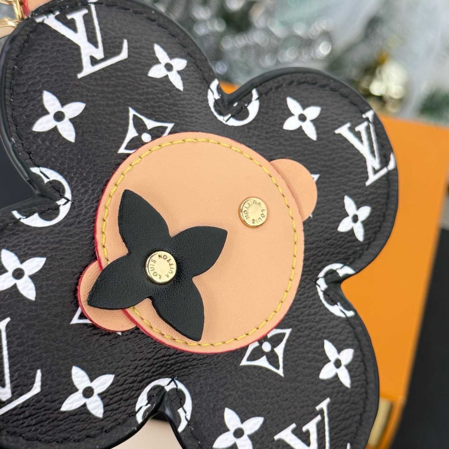 Louis Vuitton Vivienne Bag Charm   M03819 - FashionPlug