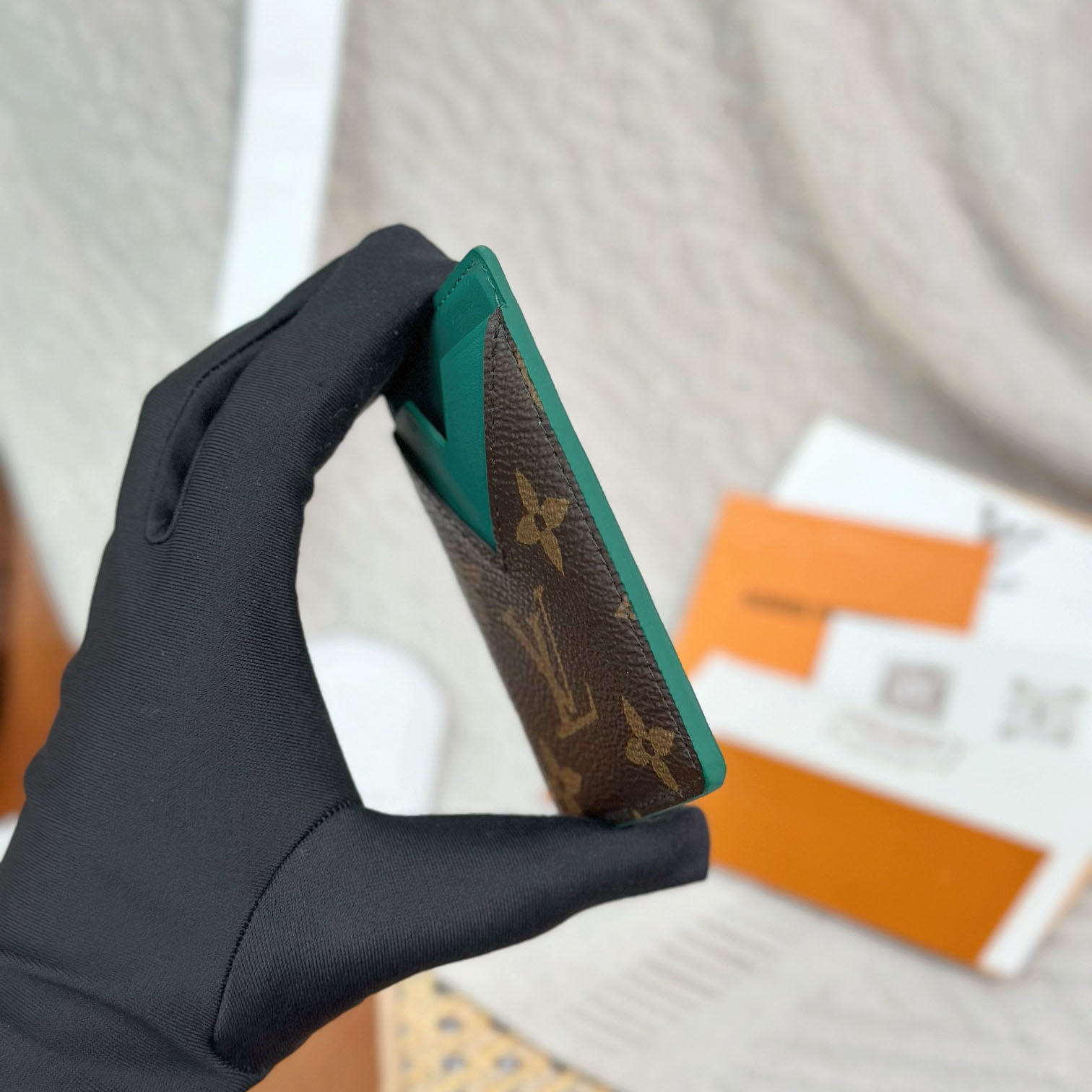 Louis Vuitton Magnetic Card Holder M12855 - FashionPlug