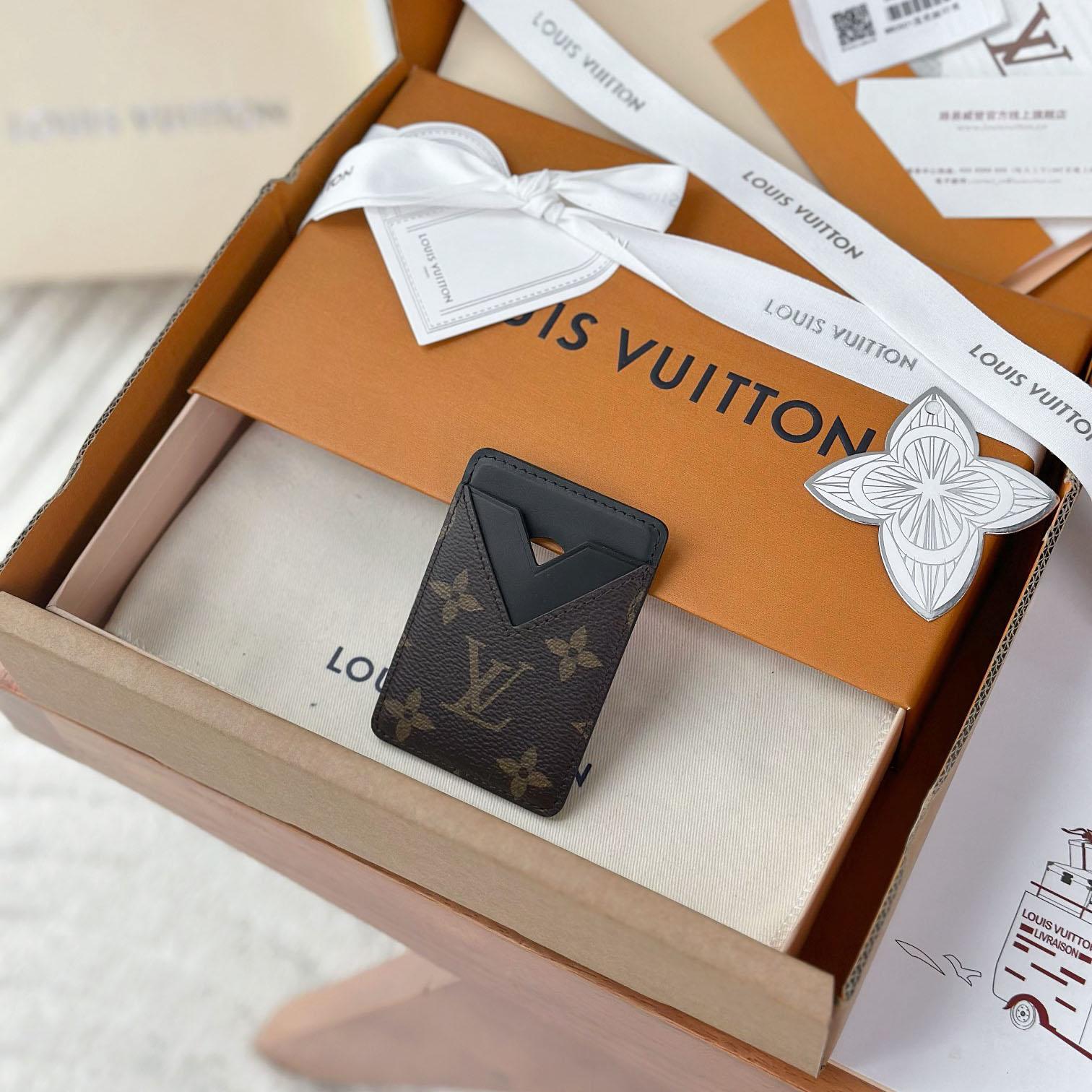 Louis Vuitton Magnetic Card Holder M13185 - FashionPlug