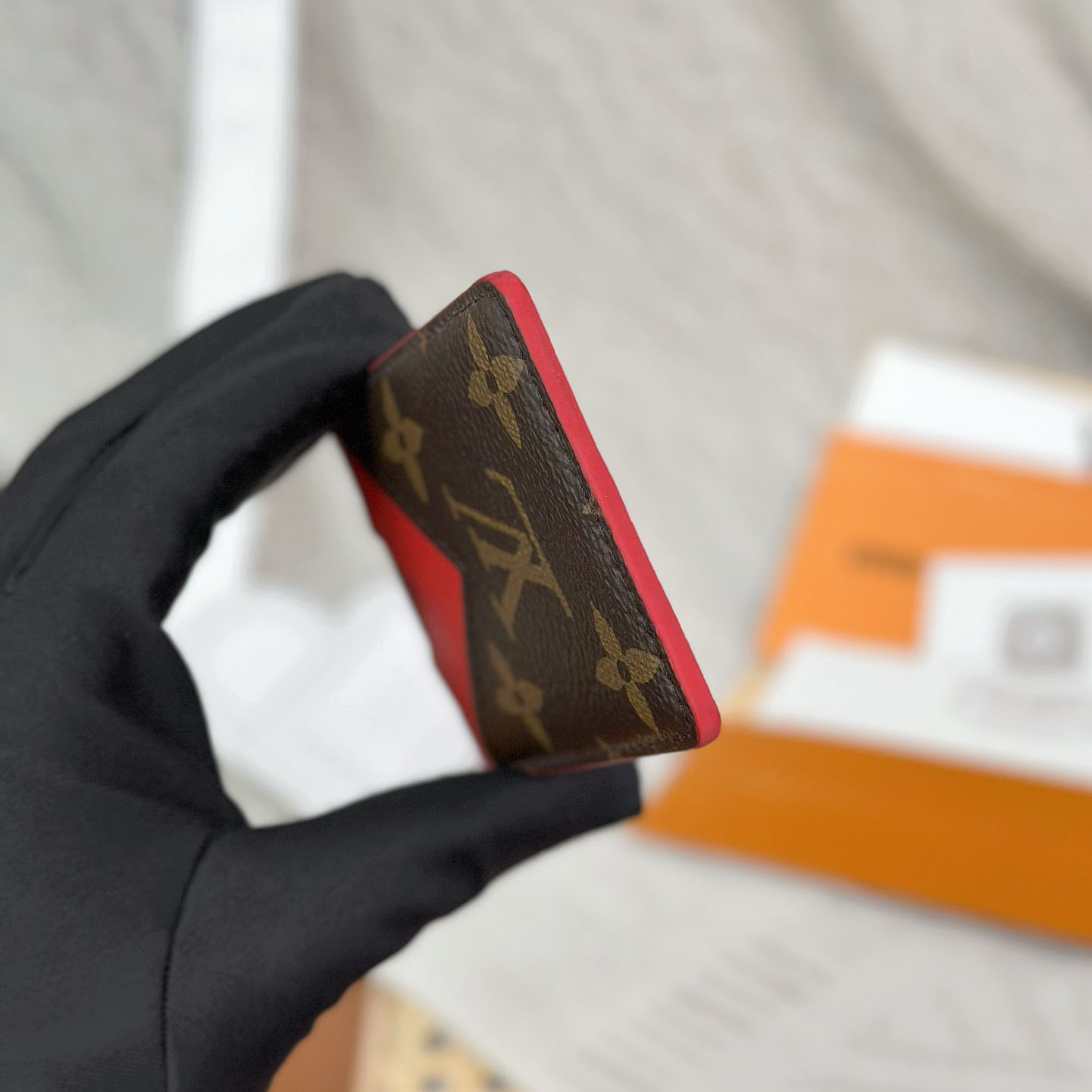 Louis Vuitton Magnetic Card Holder M12856 - FashionPlug