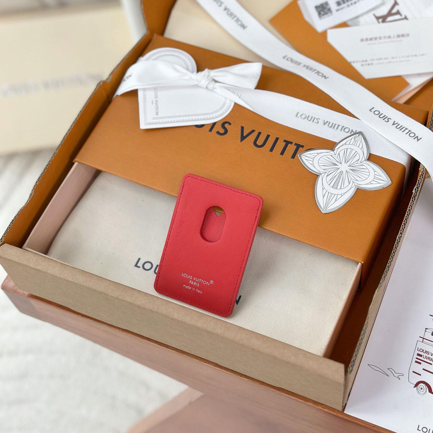 Louis Vuitton Magnetic Card Holder M12856 - FashionPlug