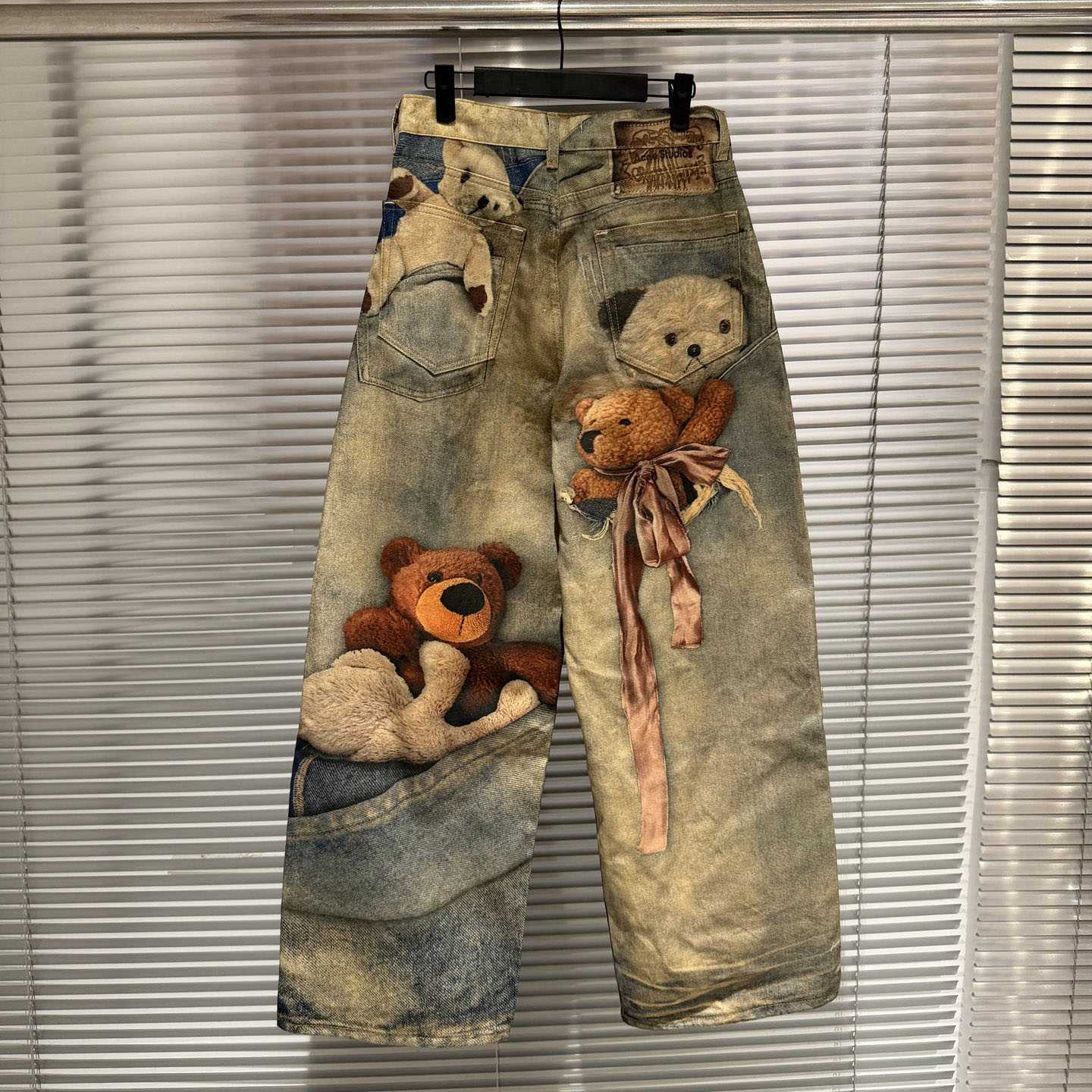 Acne Studios - Loose fit jeans - 1981  - FashionPlug