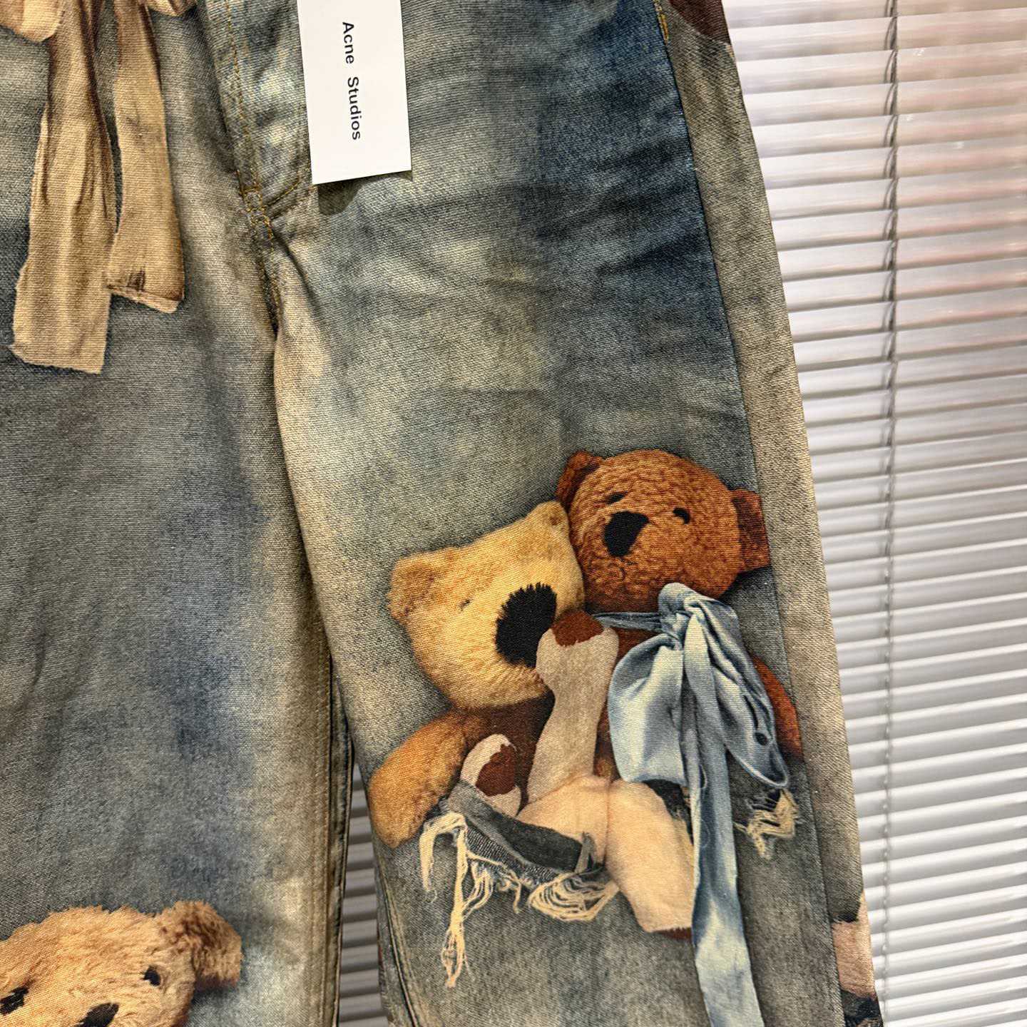 Acne Studios - Loose fit jeans - 1981  - FashionPlug