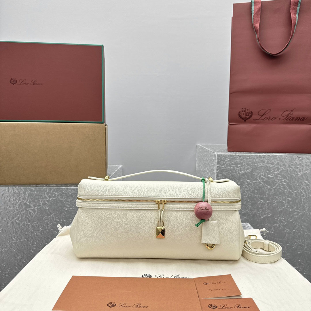 Loro Piana Extra Softy Bag L33  - FashionPlug
