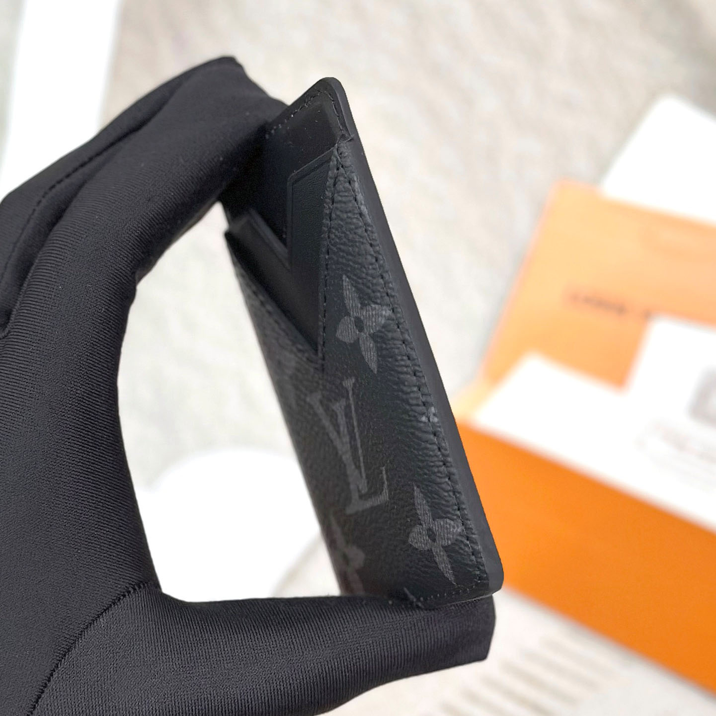 Louis Vuitton Magnetic Card Holder M12602 - FashionPlug