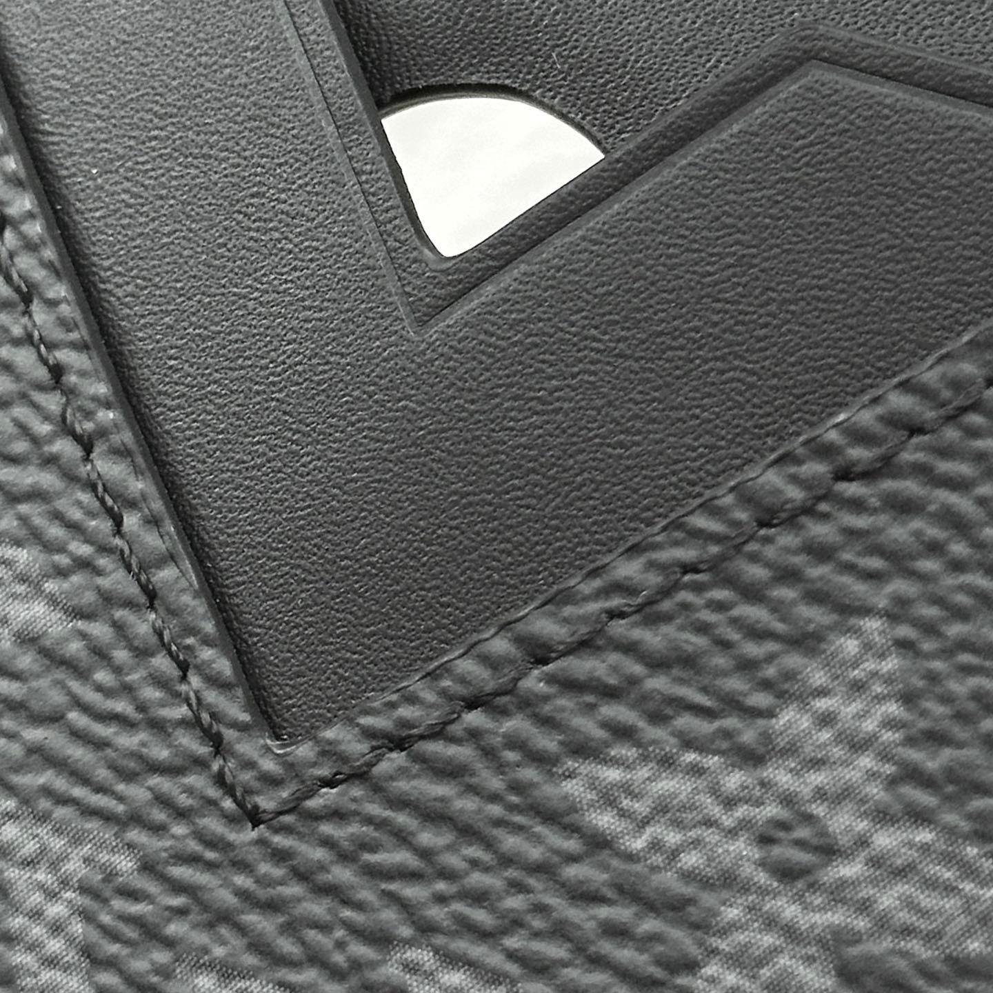 Louis Vuitton Magnetic Card Holder M12602 - FashionPlug