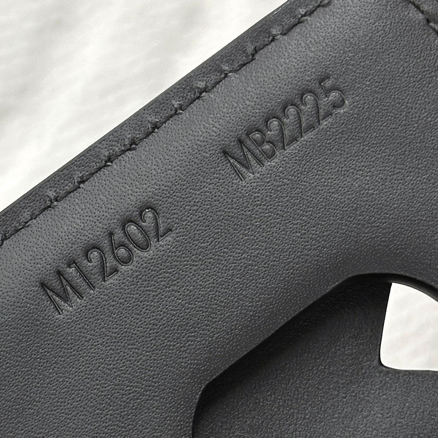 Louis Vuitton Magnetic Card Holder M12602 - FashionPlug