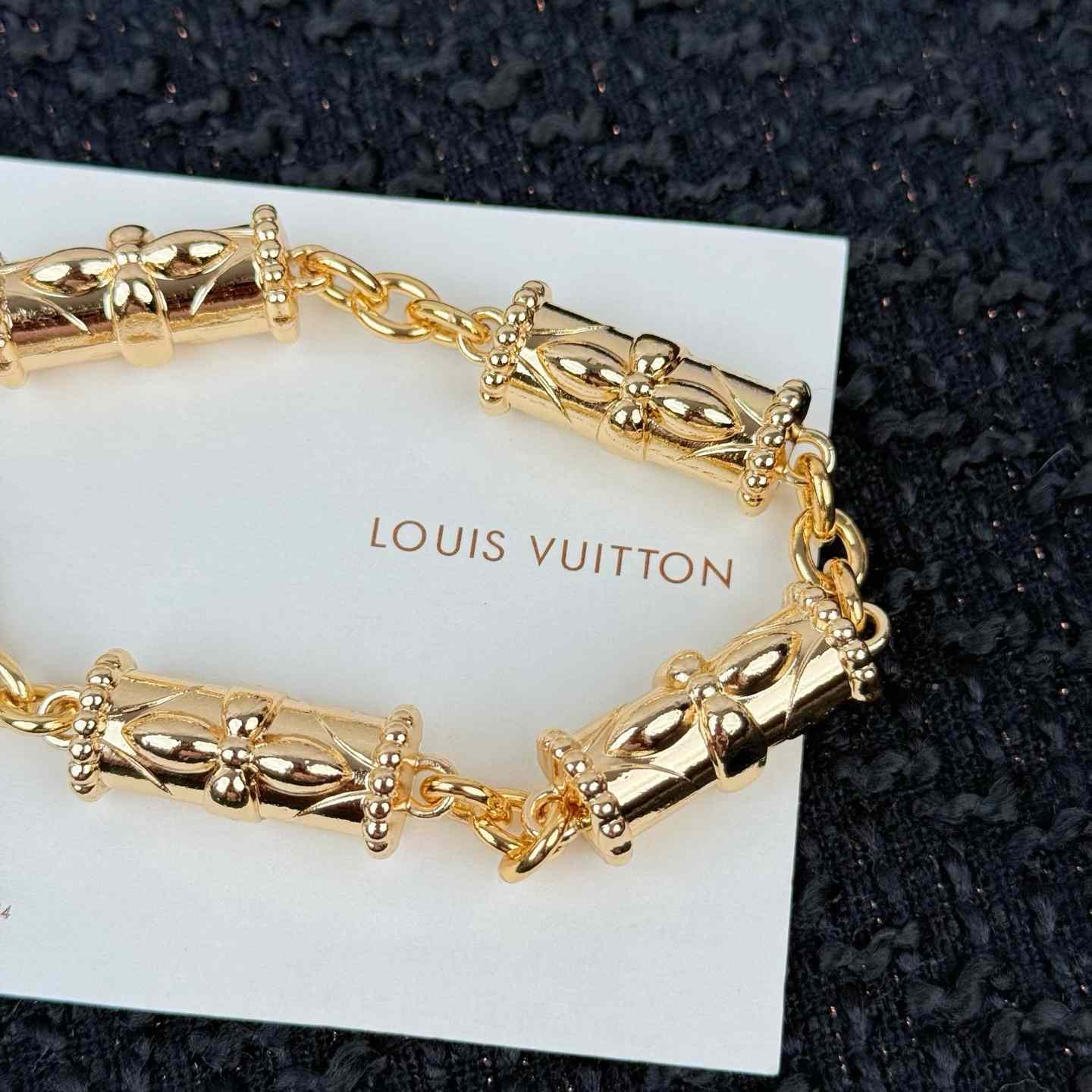 Louis Vuitton LV Flower Links Chain Belt   M03687 - FashionPlug