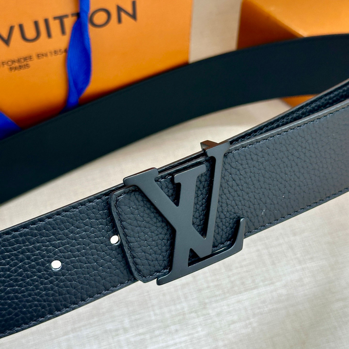Louis Vuitton Initiales 40mm Reversible Belt - FashionPlug