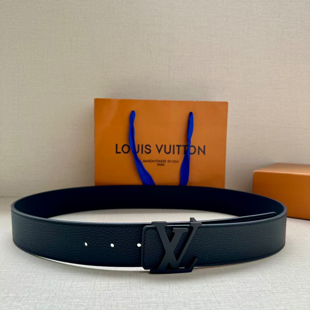Louis Vuitton Initiales 40mm Reversible Belt - FashionPlug