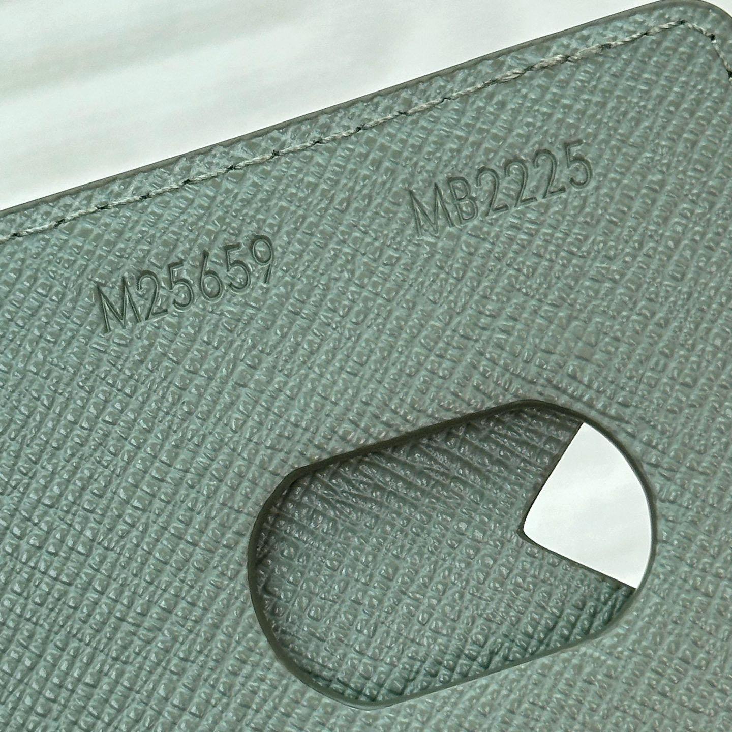 Louis Vuitton Magnetic Card Holder M25659 - FashionPlug