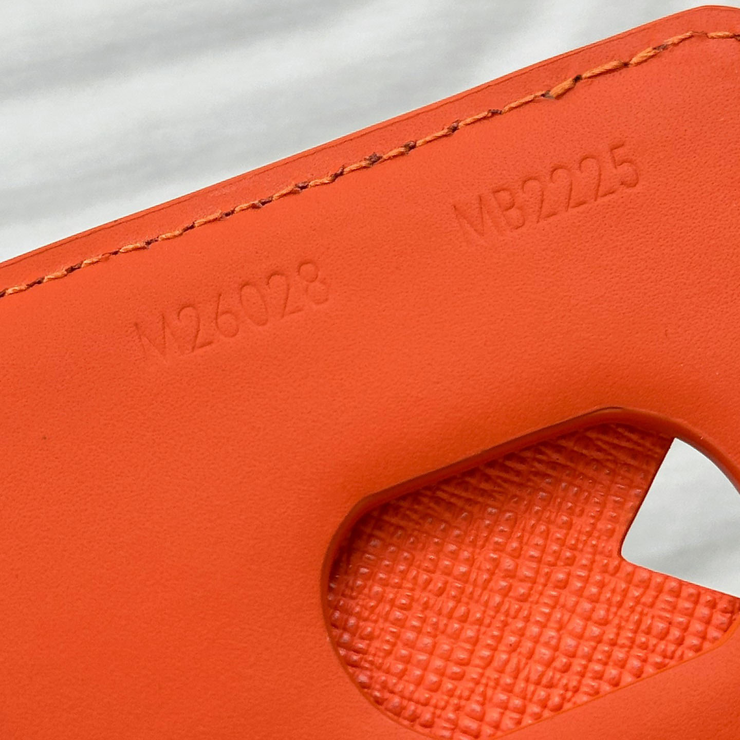 Louis Vuitton Magnetic Card Holder M26028 - FashionPlug