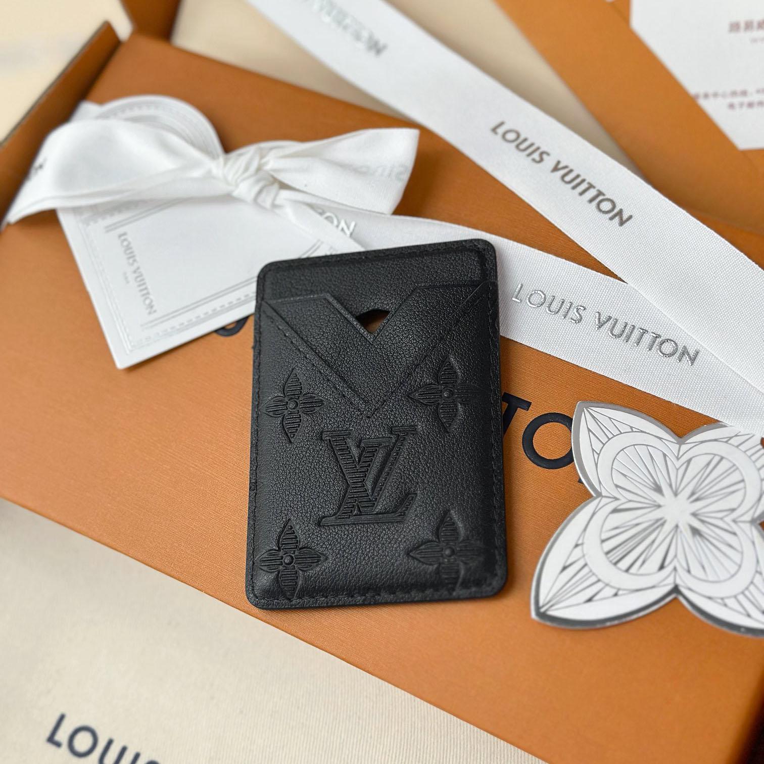Louis Vuitton Magnetic Card Holder M26738 - FashionPlug
