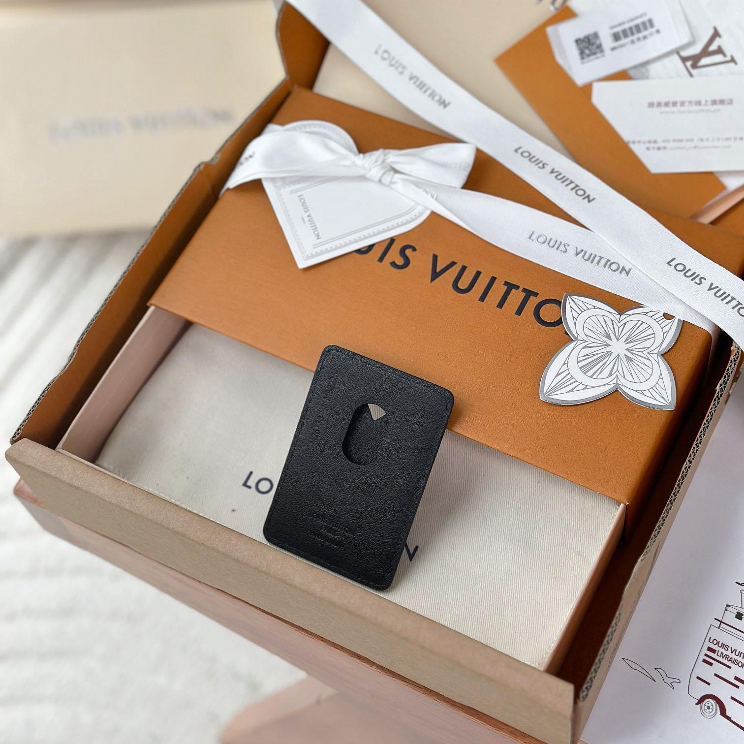 Louis Vuitton Magnetic Card Holder M26738 - FashionPlug