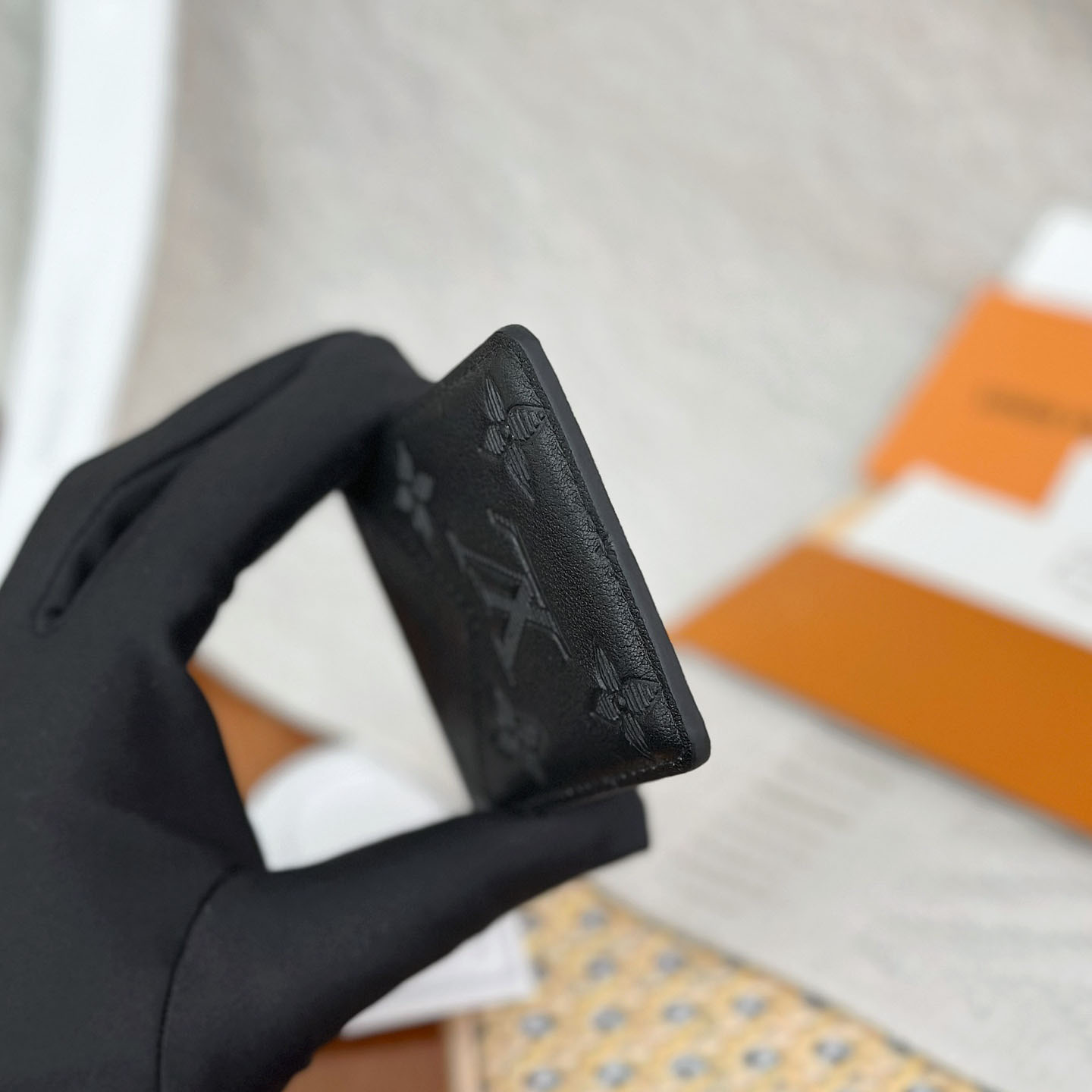 Louis Vuitton Magnetic Card Holder M26738 - FashionPlug