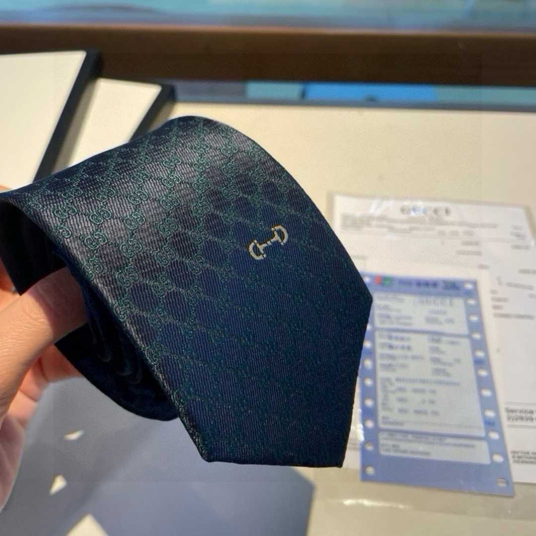 Gucci GG Silk Jacquard Tie - FashionPlug