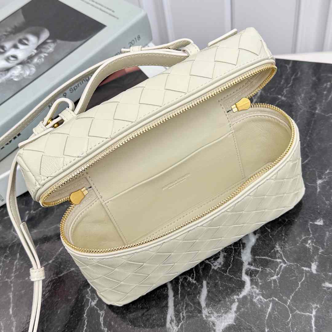 Bottega Veneta Bang Bang - FashionPlug