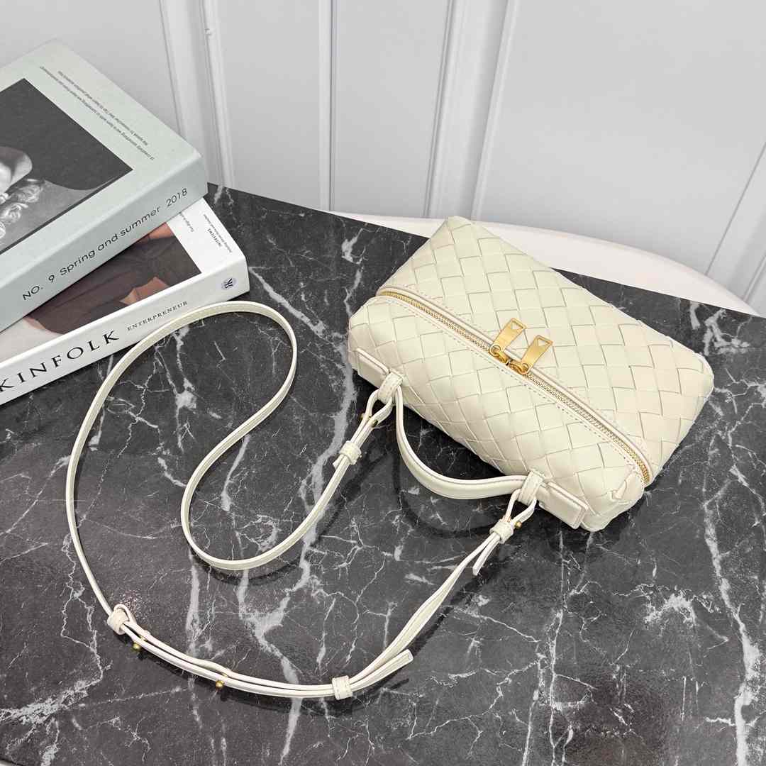 Bottega Veneta Bang Bang - FashionPlug