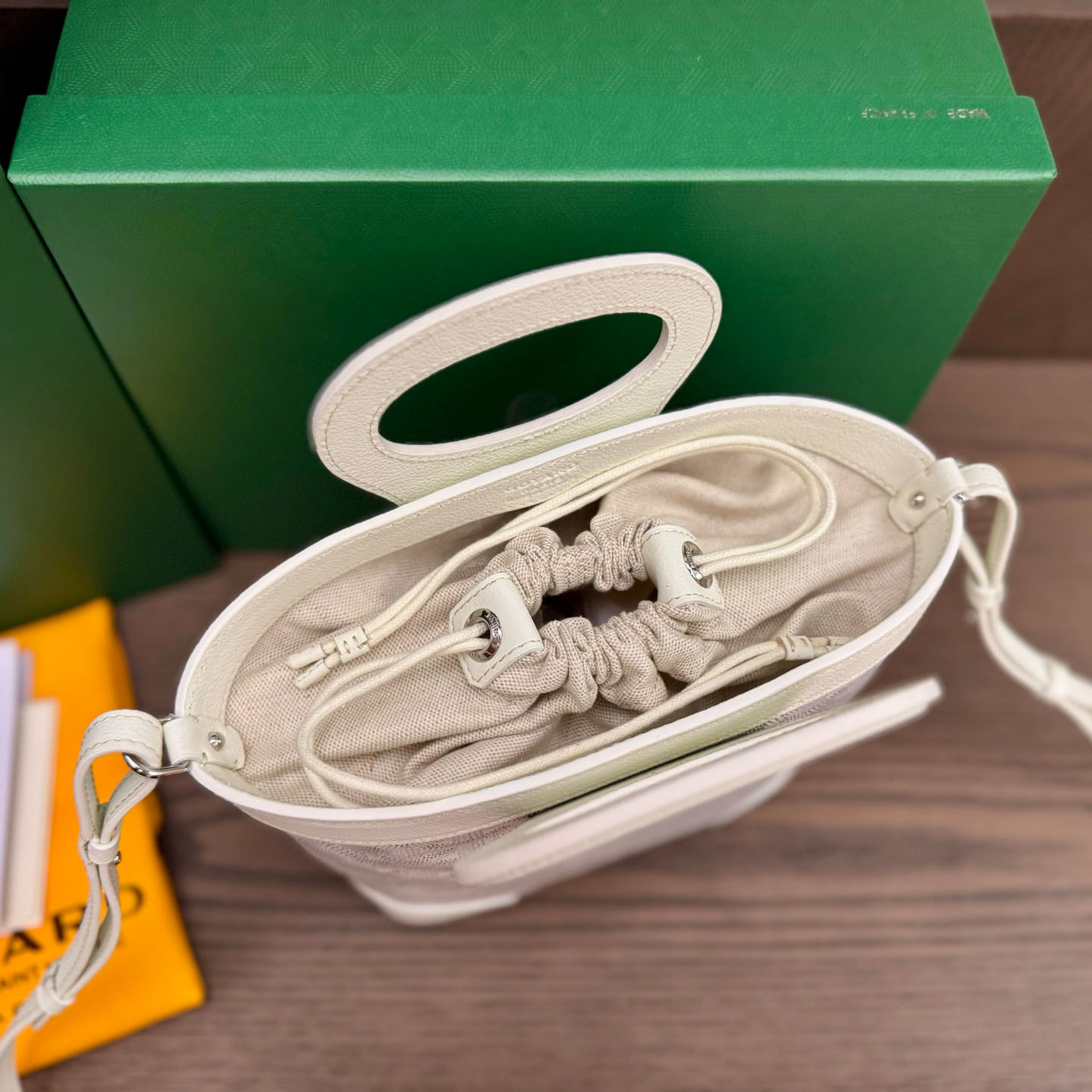 Goyard Beluga Mini Bag - FashionPlug