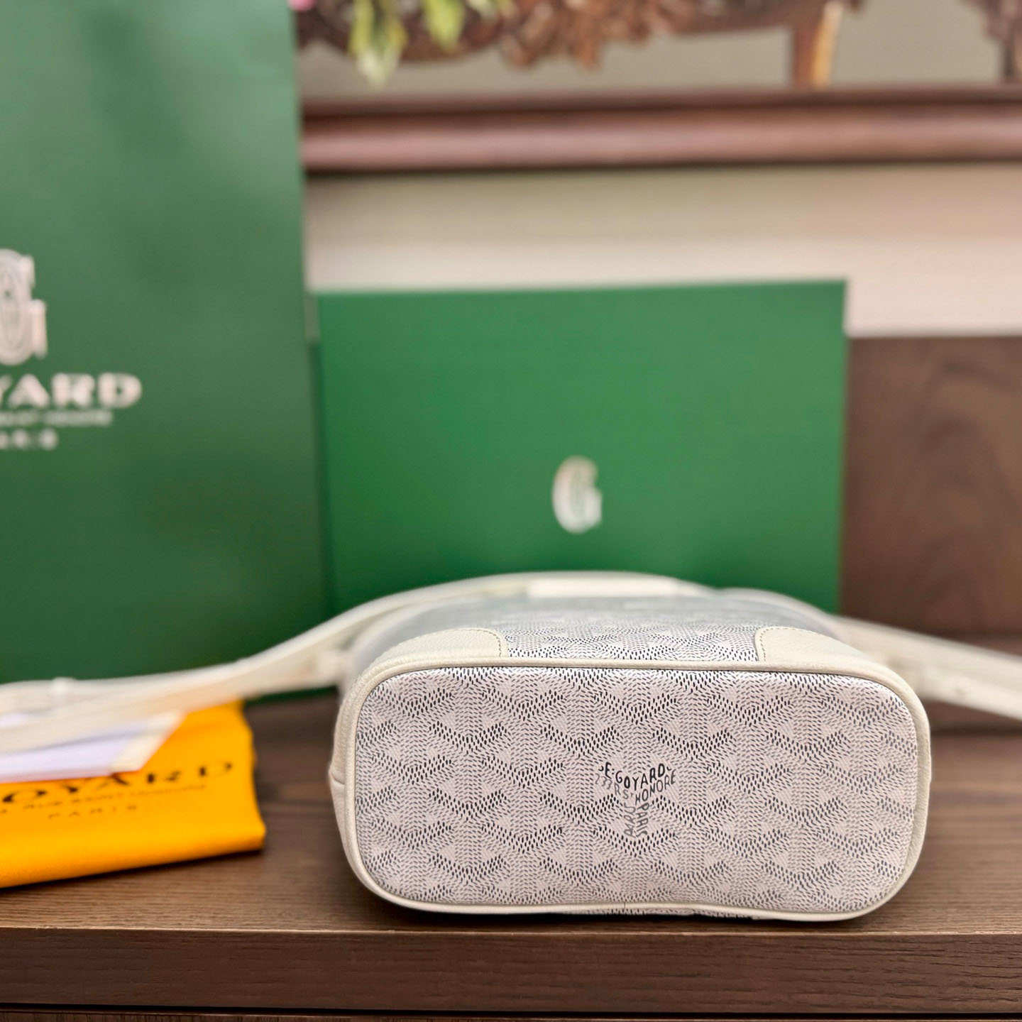 Goyard Beluga Mini Bag - FashionPlug