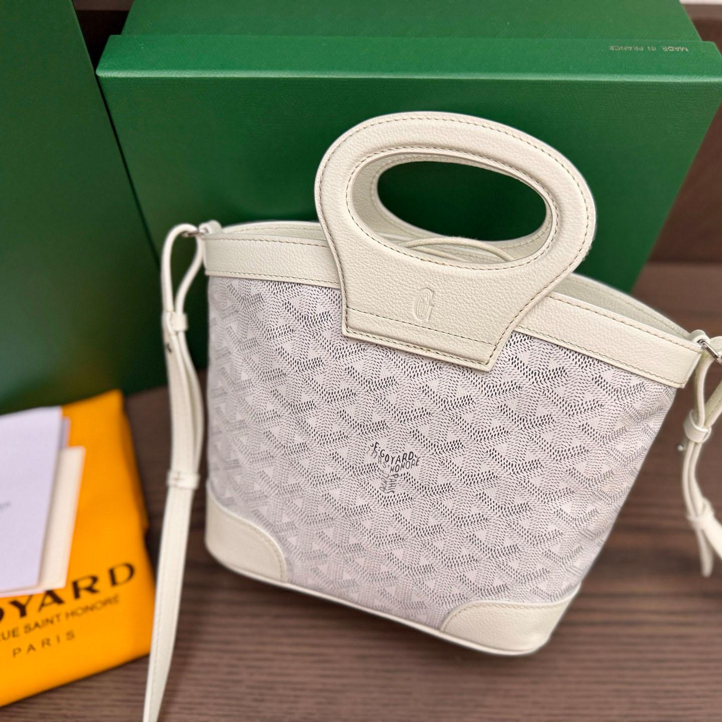 Goyard Beluga Mini Bag - FashionPlug
