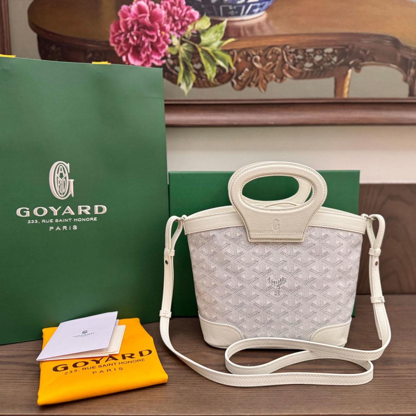 Goyard Beluga Mini Bag - FashionPlug