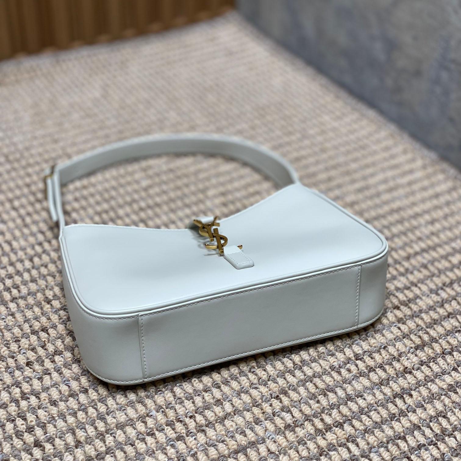 Saint Laurent Le 5 À 7 Hobo Bag 'Crema Soft' - FashionPlug