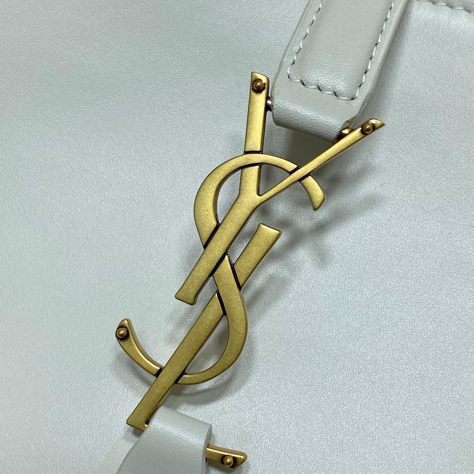 Saint Laurent Le 5 À 7 Hobo Bag 'Crema Soft' - FashionPlug