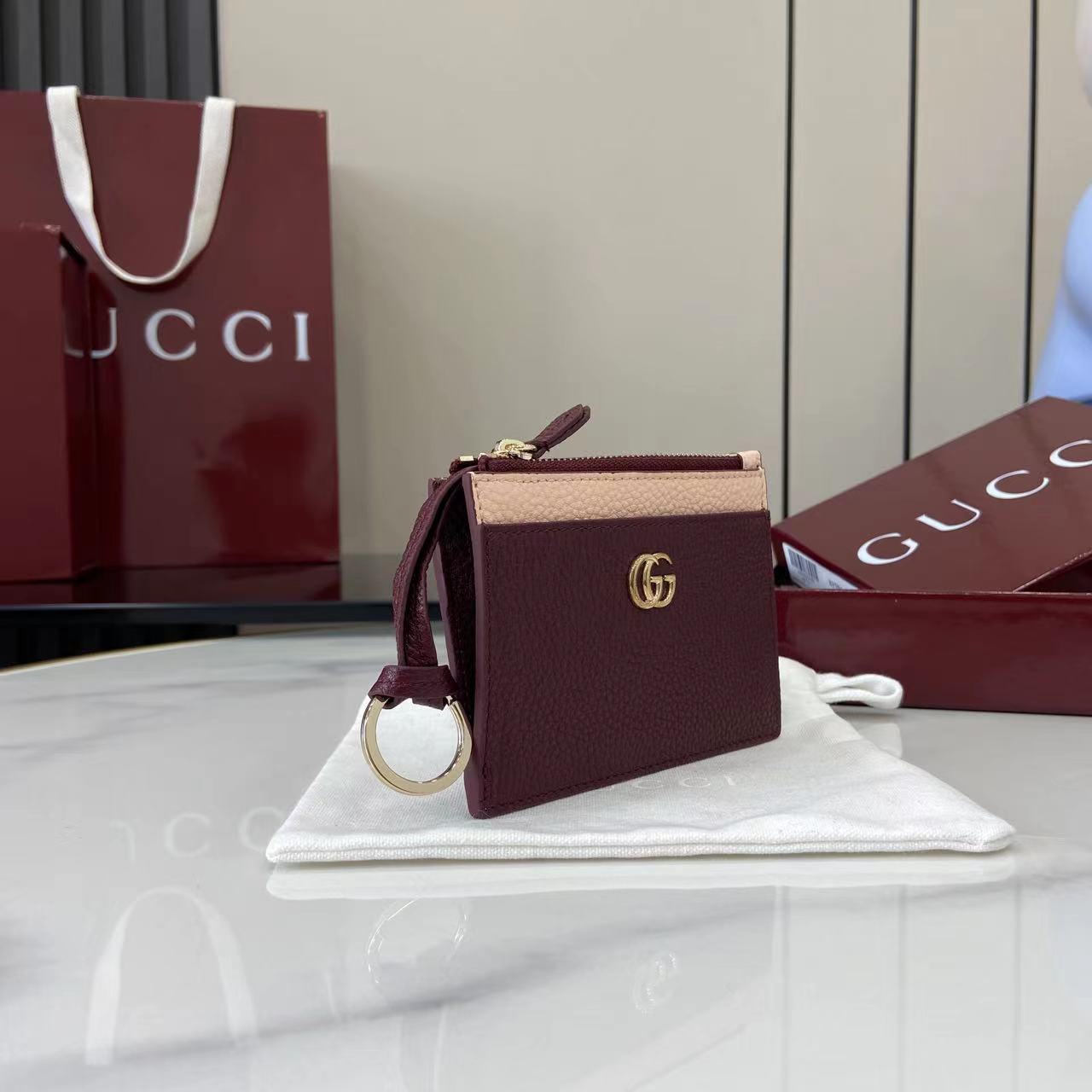 Gucci Bi-color GG Marmont Zip Key Pouch - FashionPlug