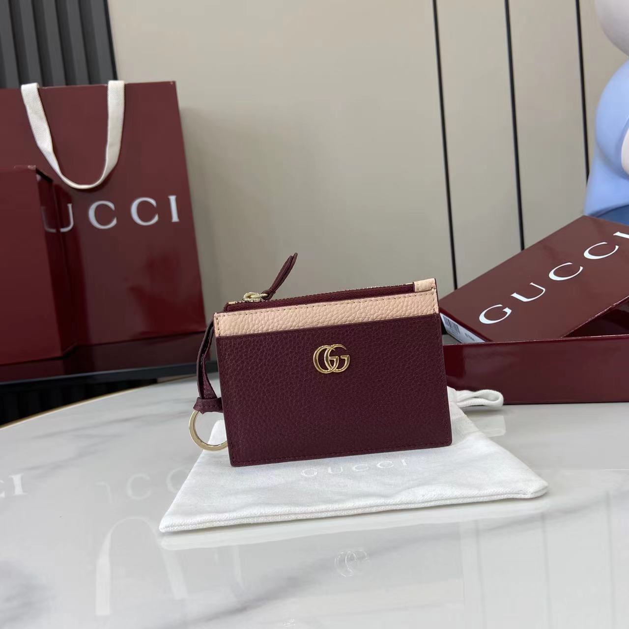 Gucci Bi-color GG Marmont Zip Key Pouch - FashionPlug