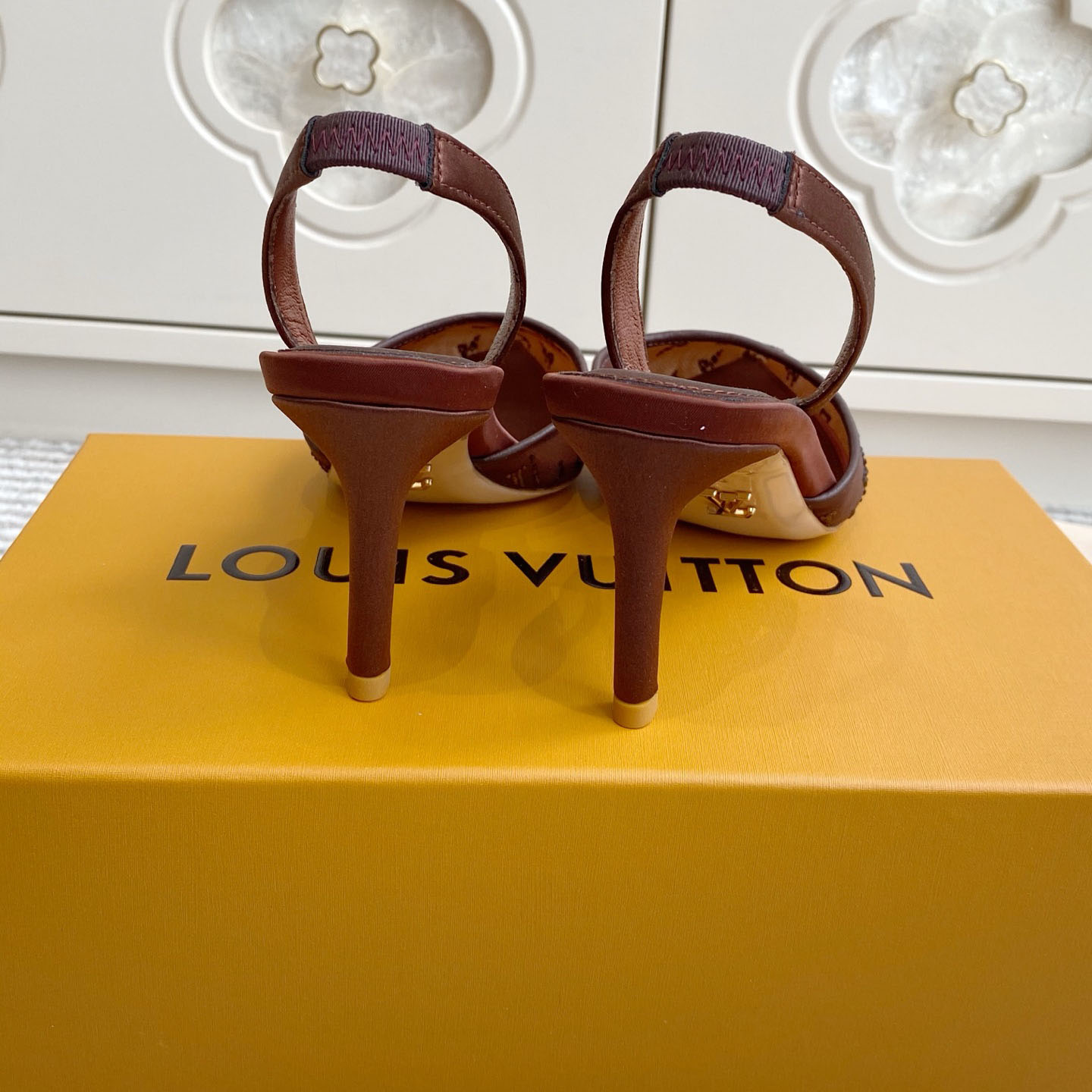 Louis Vuitton Gala Slingback Pump 1AJPTL - FashionPlug