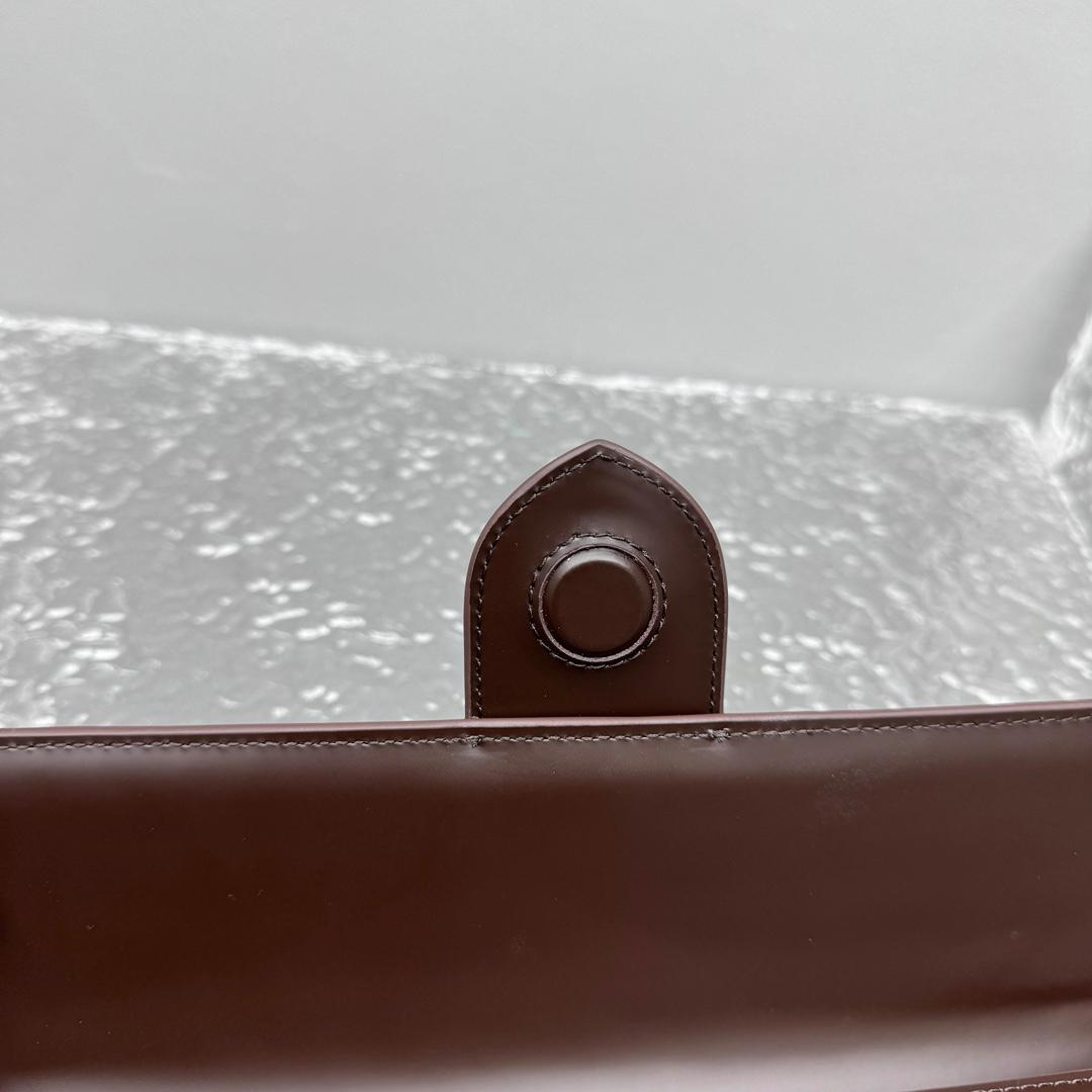 Jacquemus The Long Bambino - FashionPlug