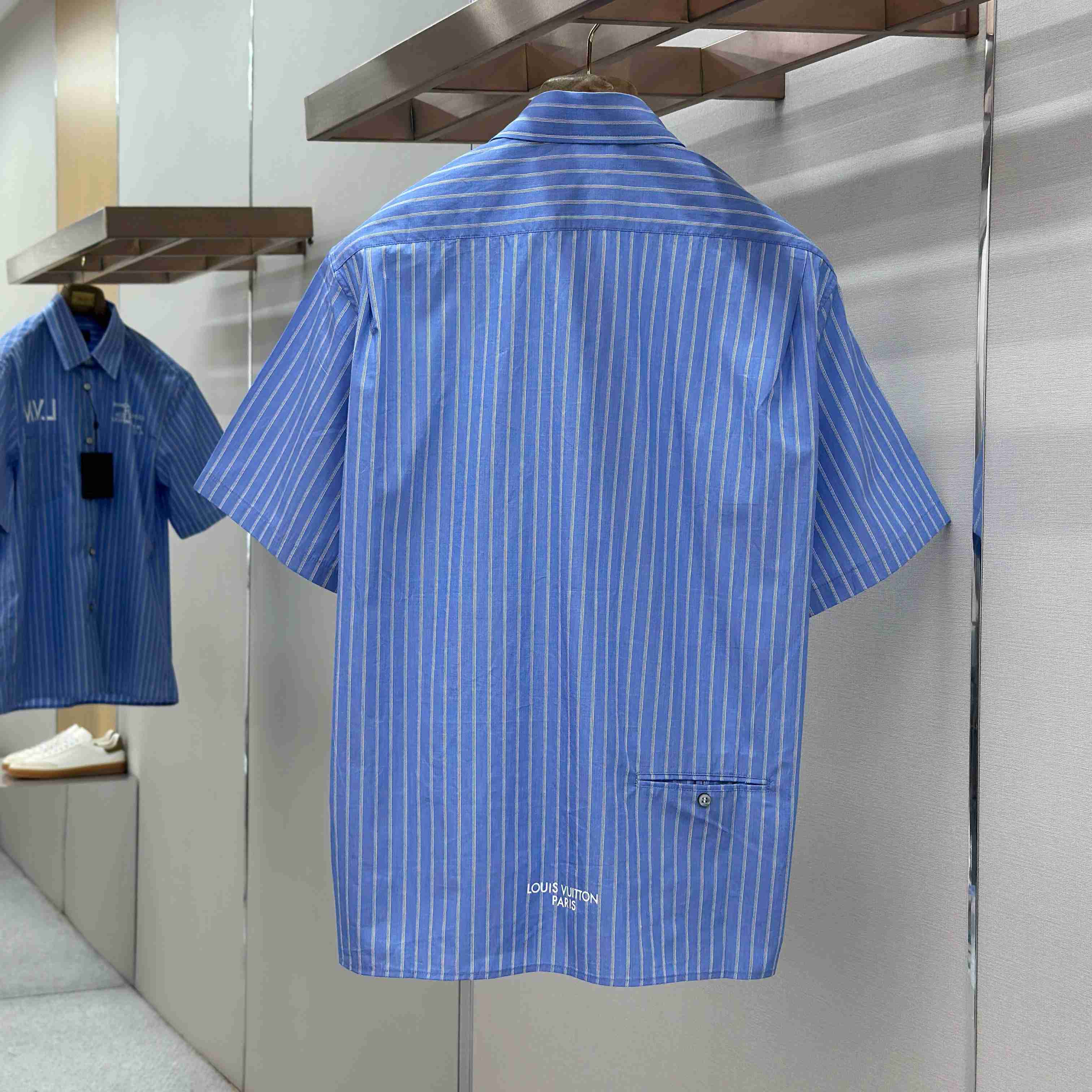 Louis Vuitton Short-Sleeved Shirt 1AJURK - FashionPlug