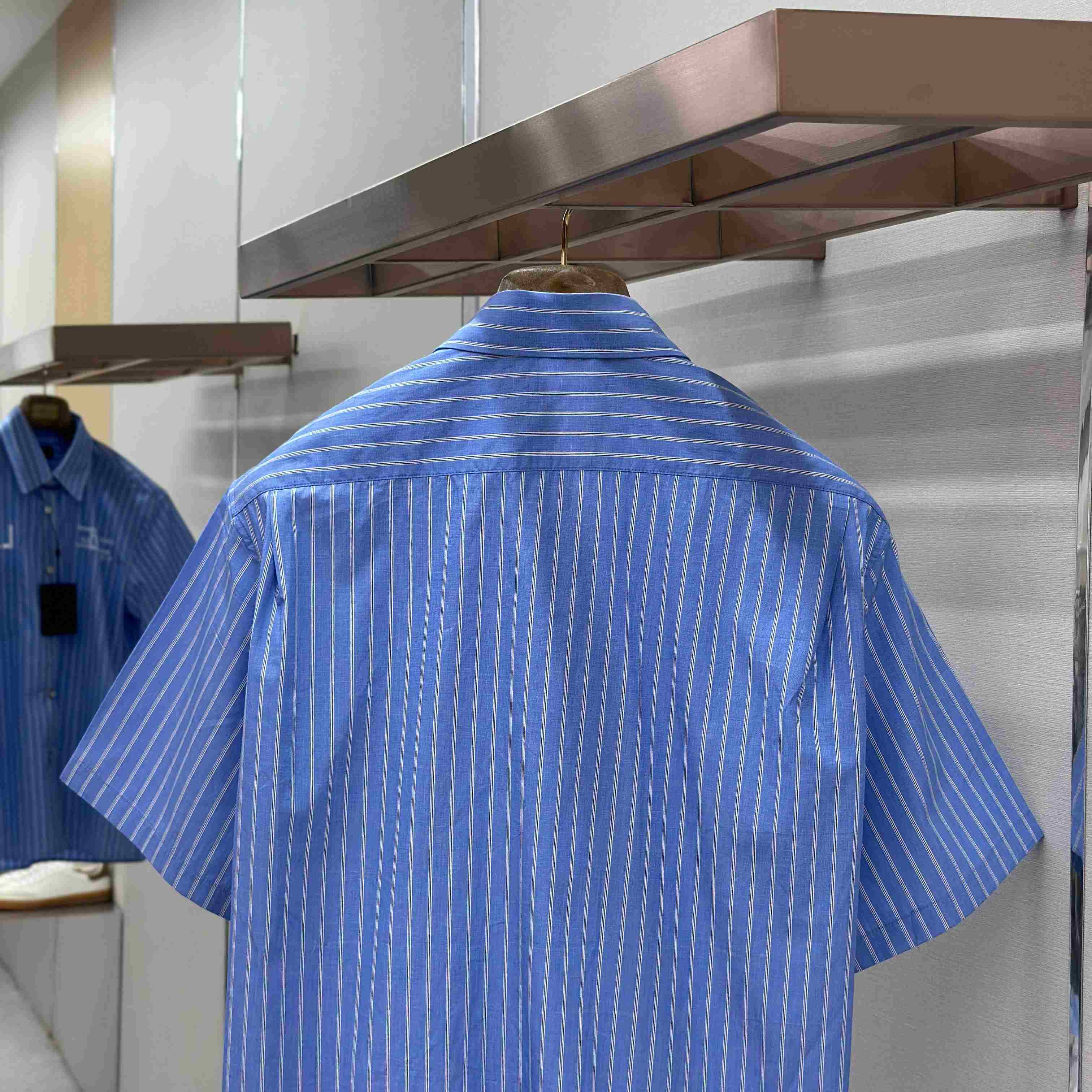 Louis Vuitton Short-Sleeved Shirt 1AJURK - FashionPlug