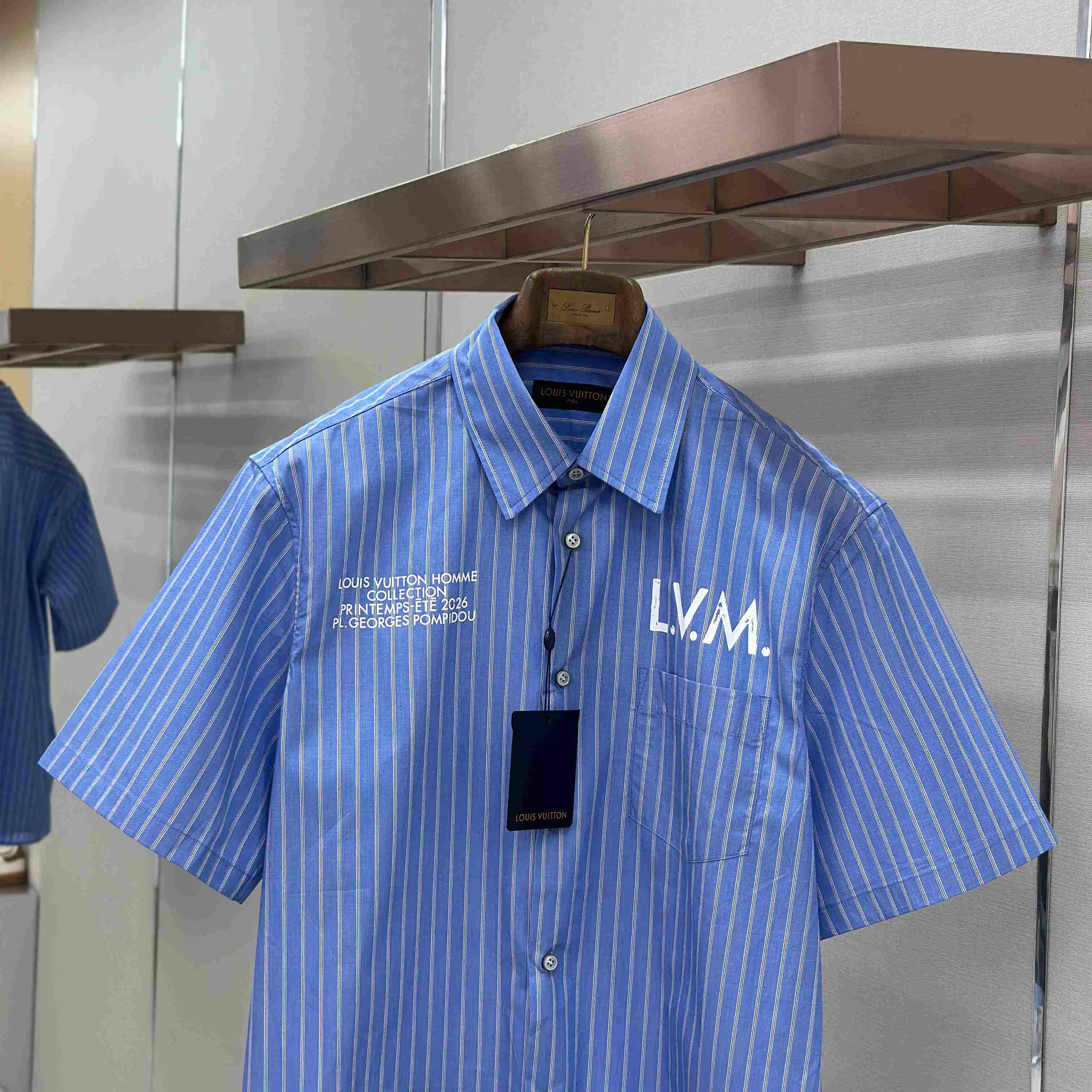Louis Vuitton Short-Sleeved Shirt 1AJURK - FashionPlug