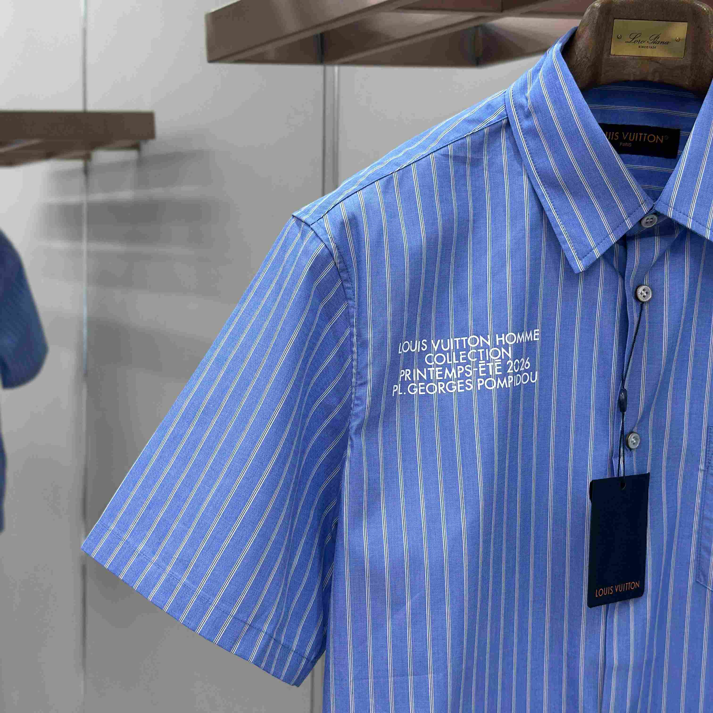 Louis Vuitton Short-Sleeved Shirt 1AJURK - FashionPlug