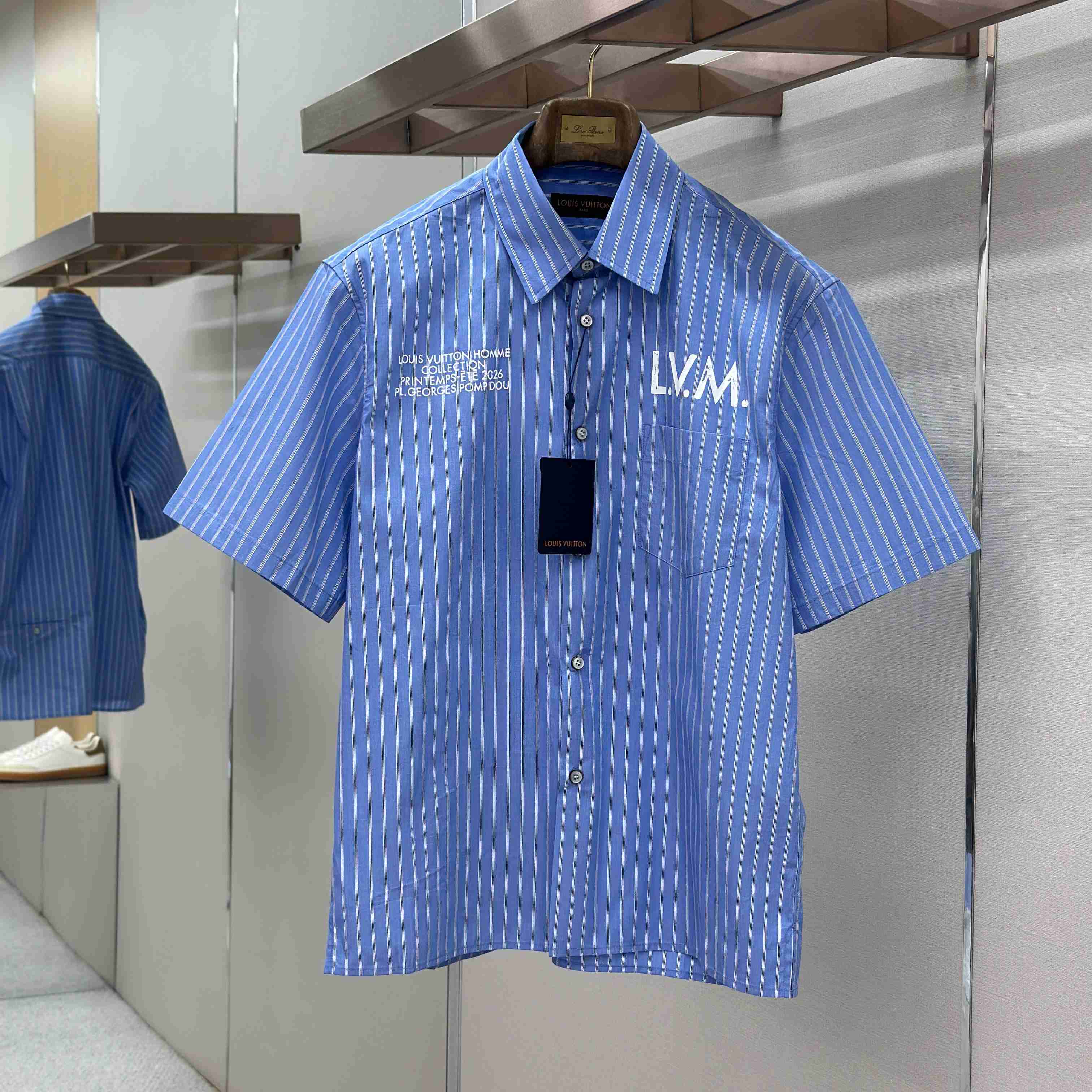 Louis Vuitton Short-Sleeved Shirt 1AJURK - FashionPlug