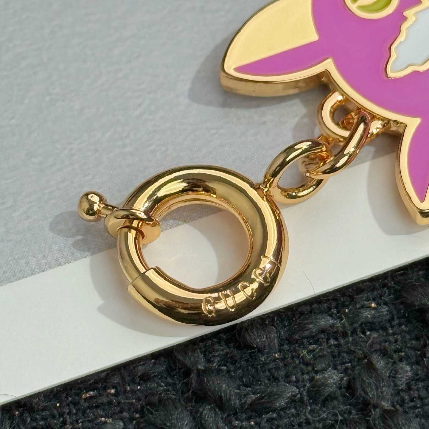 Gucci Cat Keychain  - FashionPlug