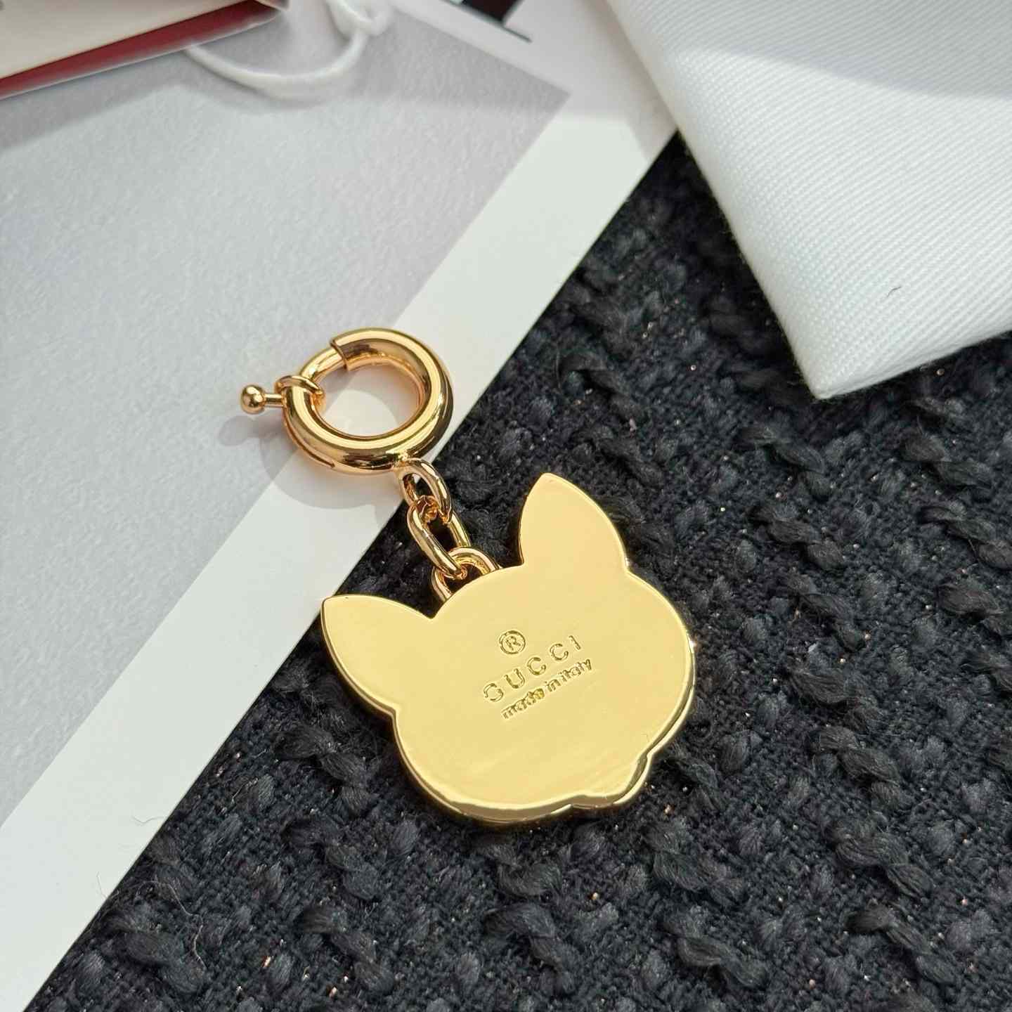 Gucci Cat Keychain  - FashionPlug