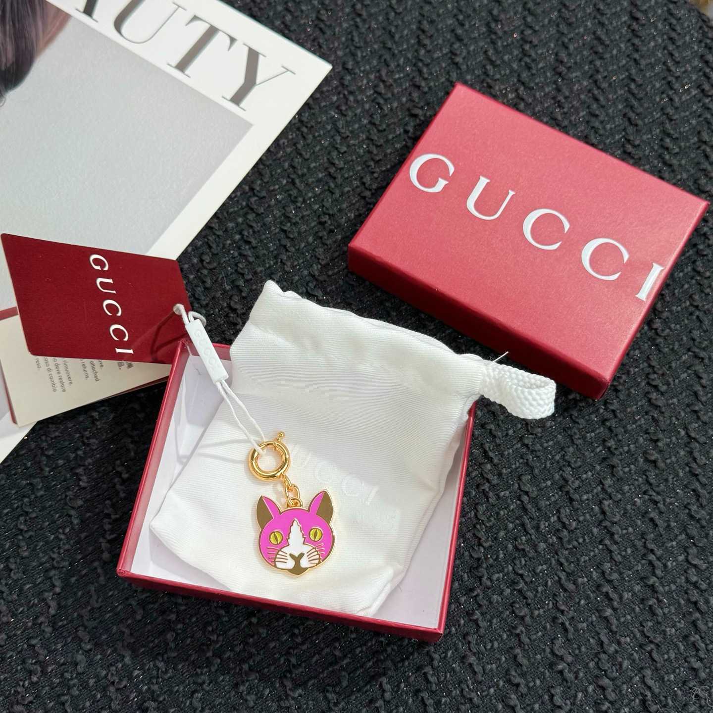 Gucci Cat Keychain  - FashionPlug