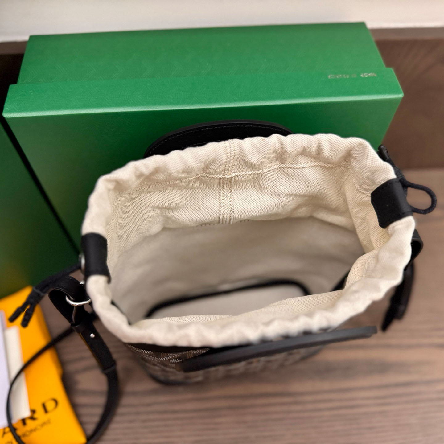 Goyard Beluga Mini Bag - FashionPlug