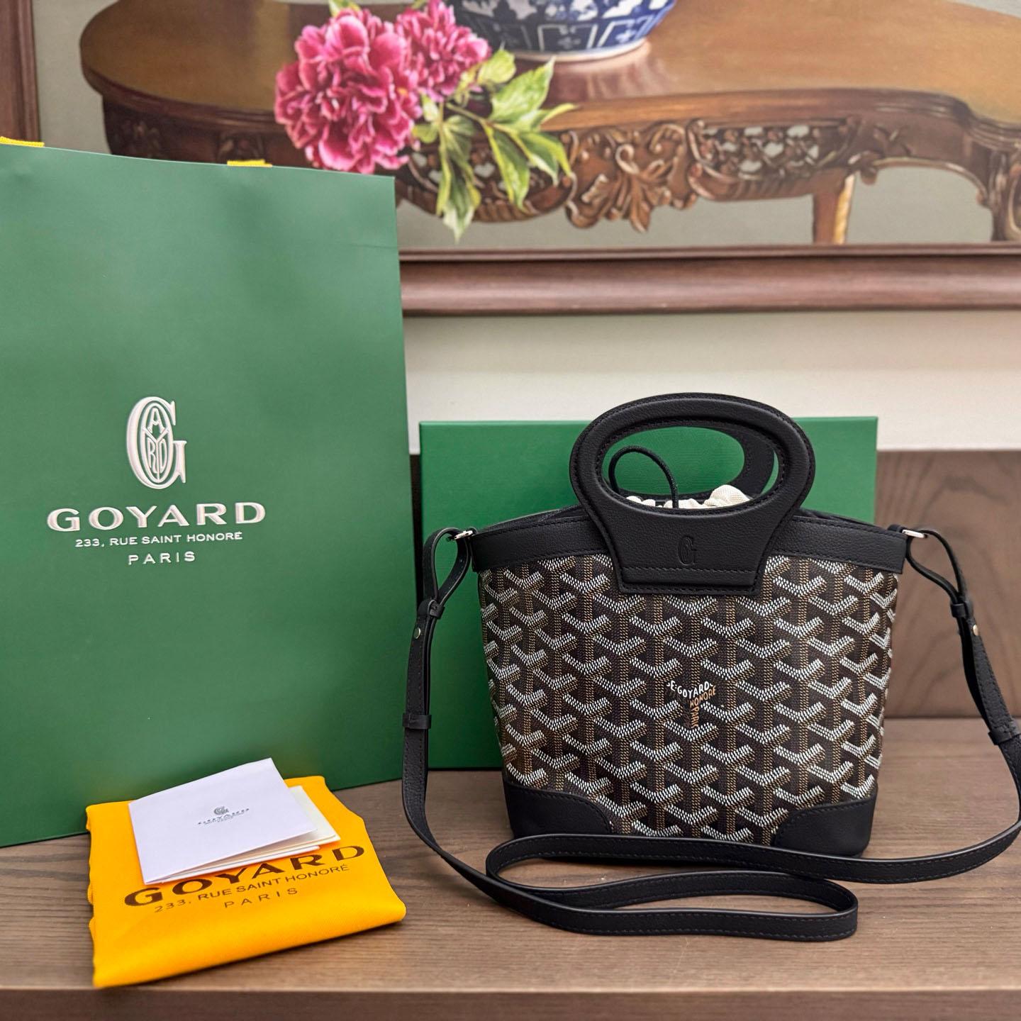 Goyard Beluga Mini Bag - FashionPlug